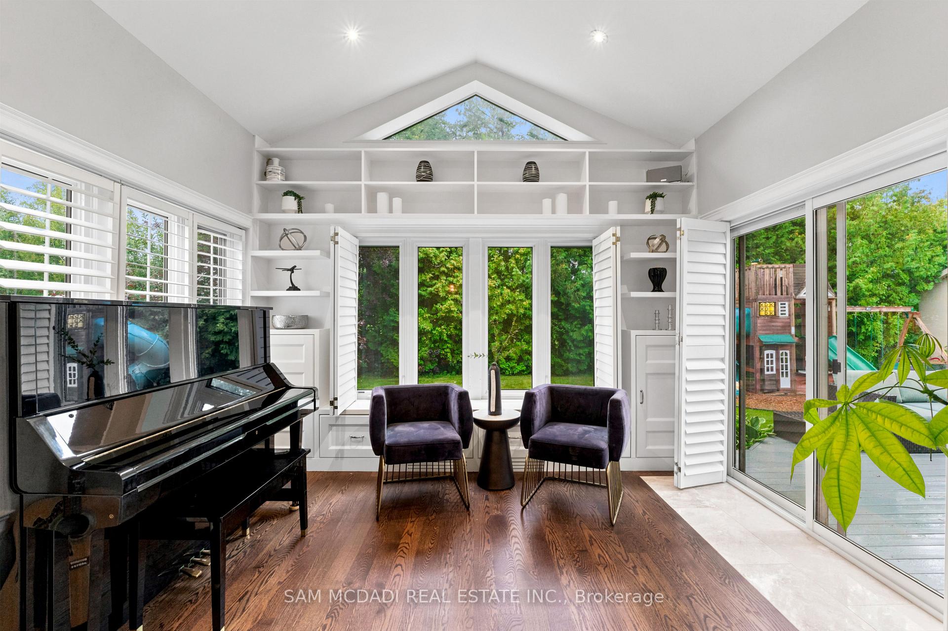 955 Caldwell Avenue