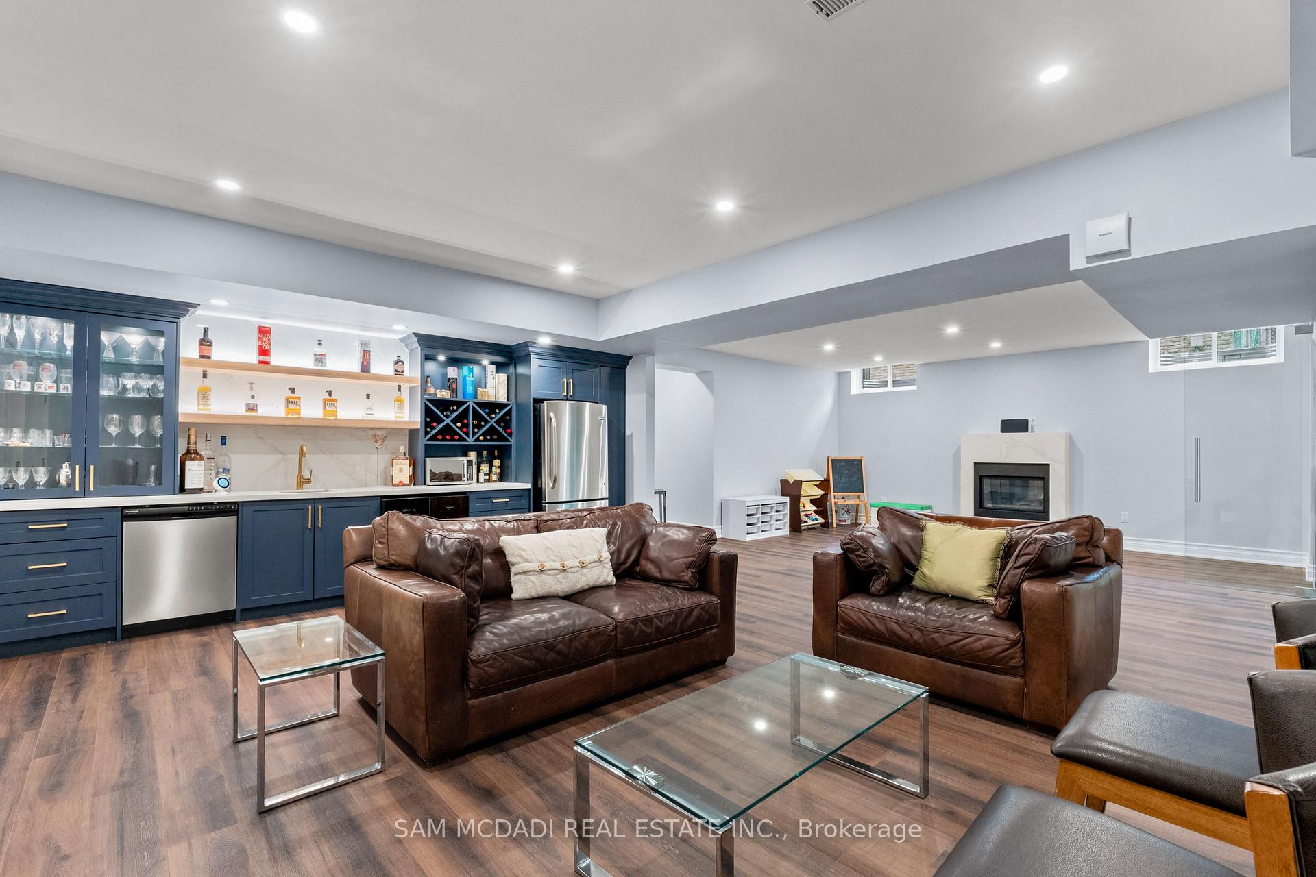 955 Caldwell Avenue