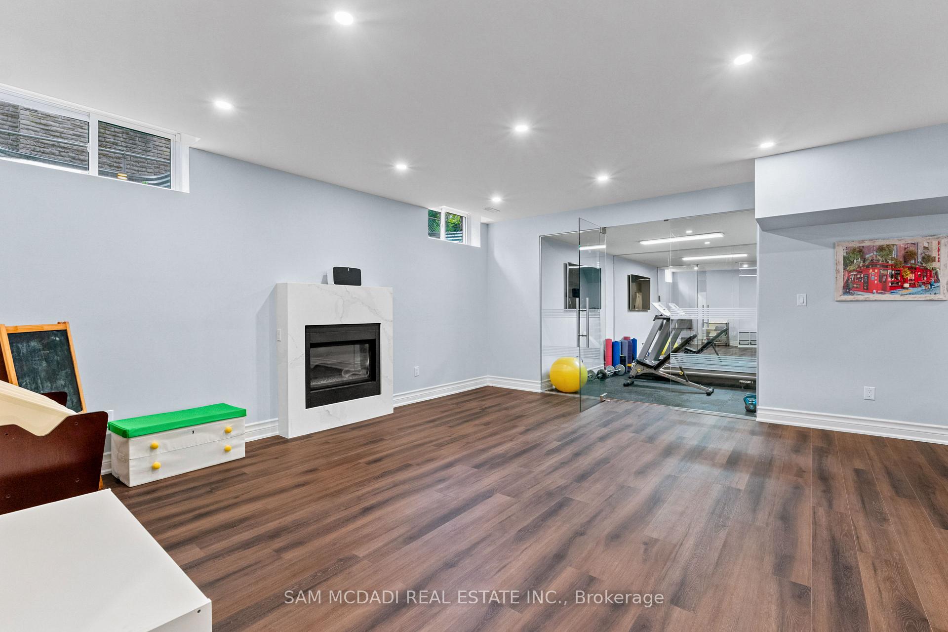 955 Caldwell Avenue