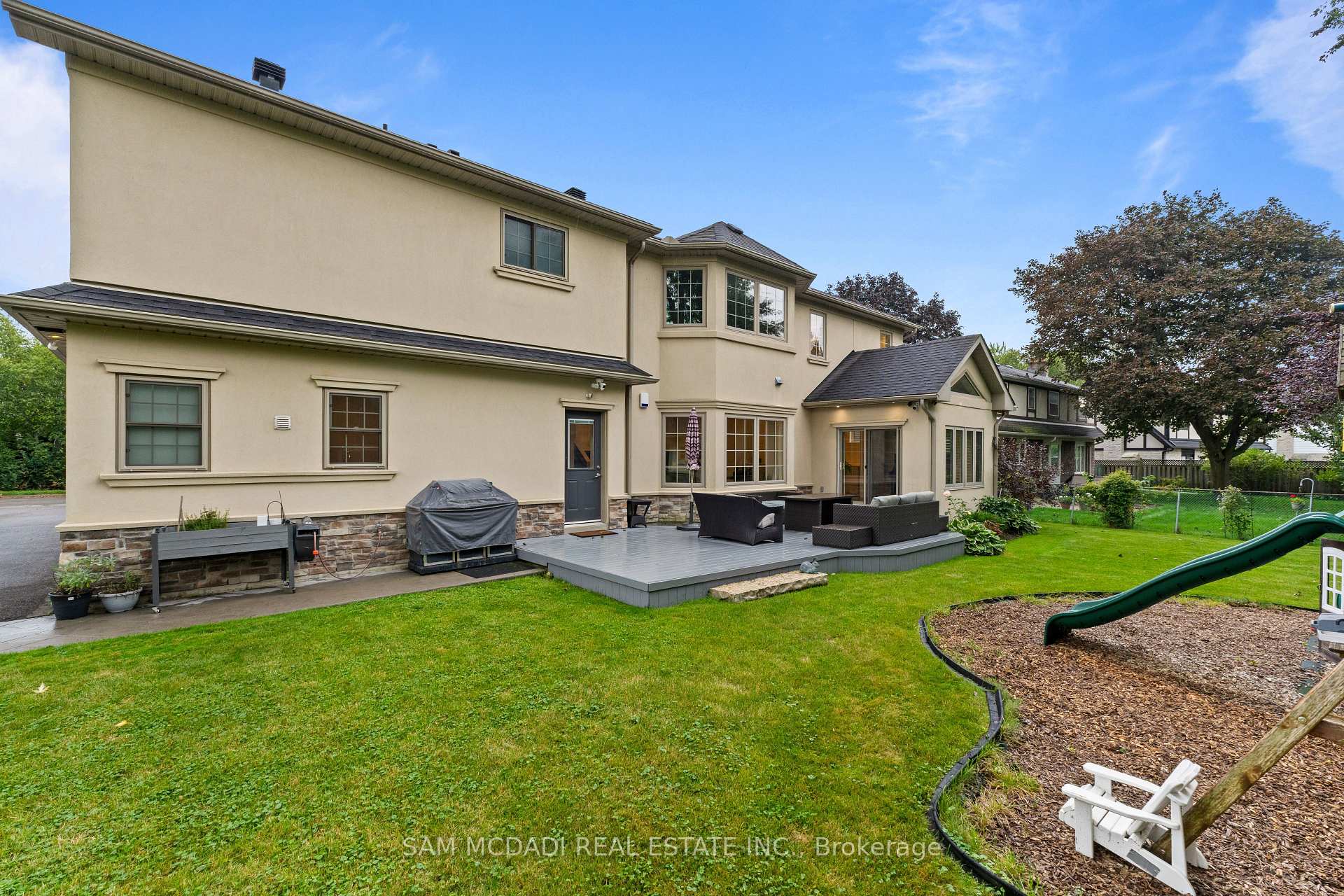 955 Caldwell Avenue