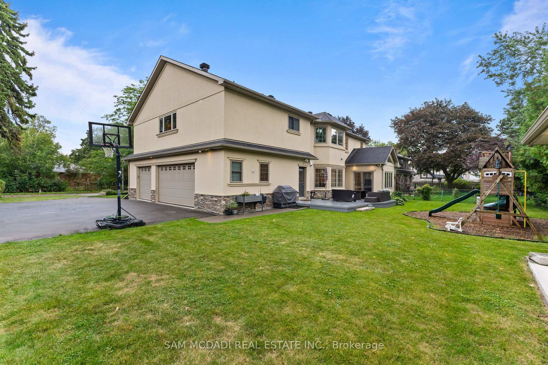 955 Caldwell Avenue