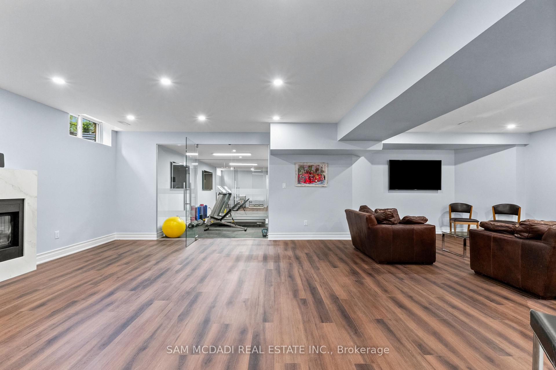 955 Caldwell Avenue