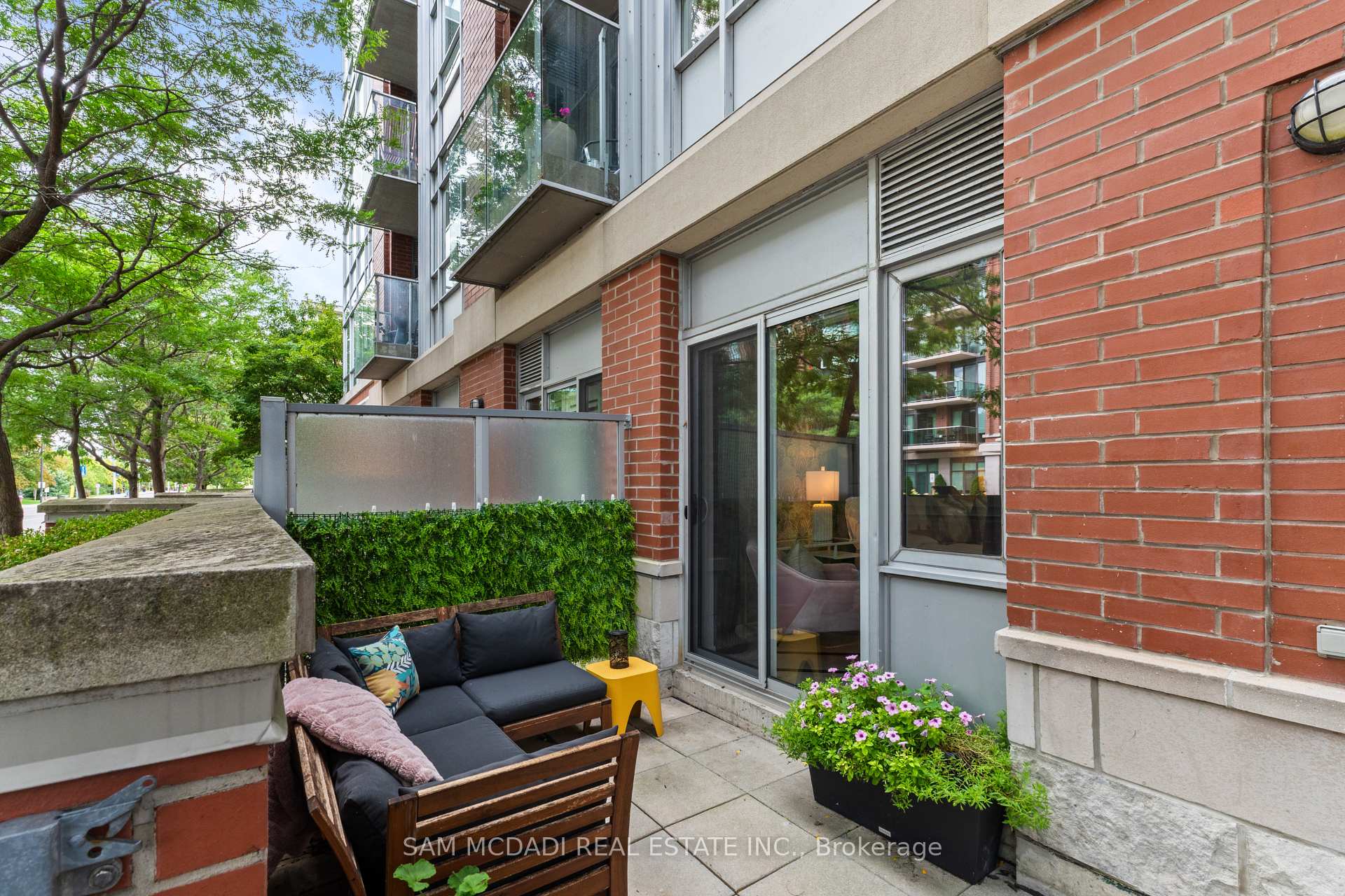 80 Port Street E 107