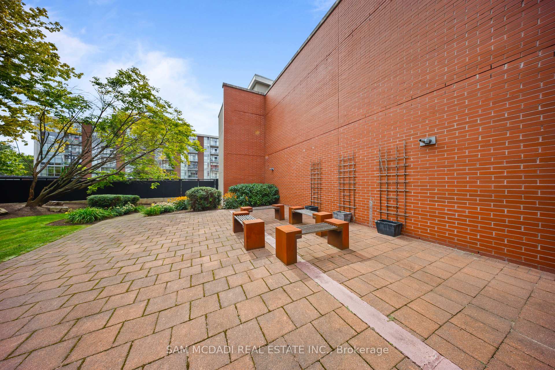 80 Port Street E 107