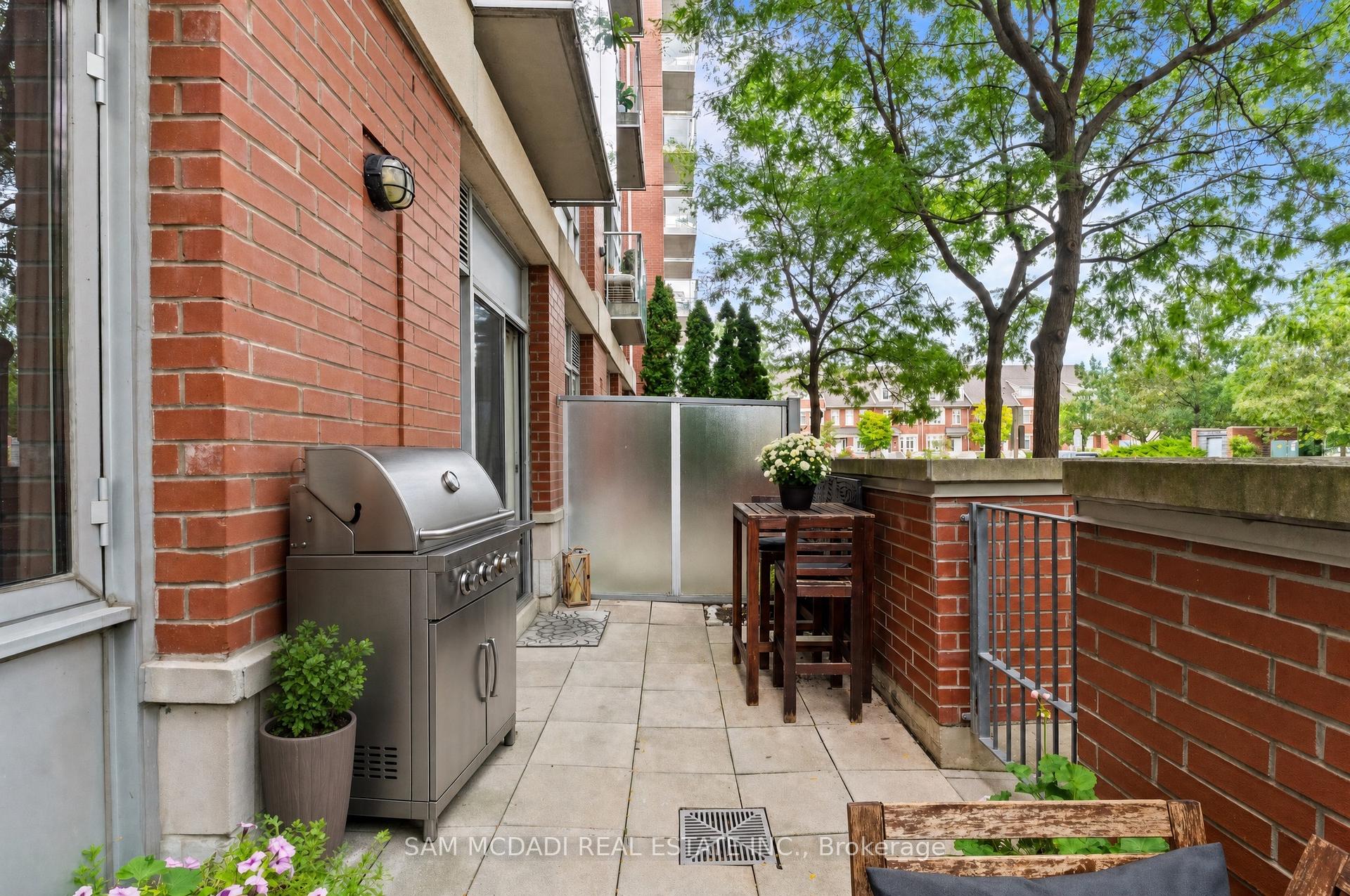 80 Port Street E 107