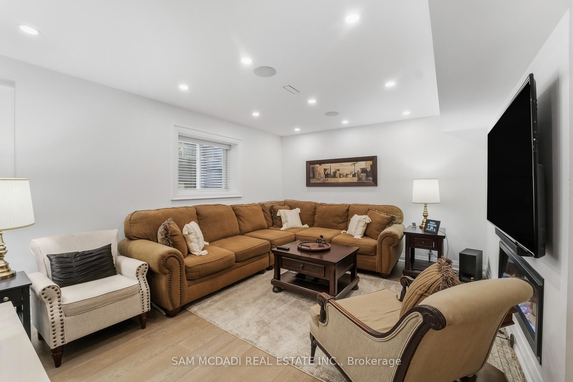 2142 Obeck Crescent