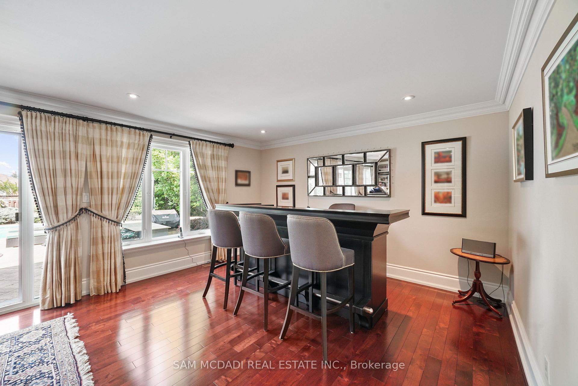 2497 Sharon Crescent