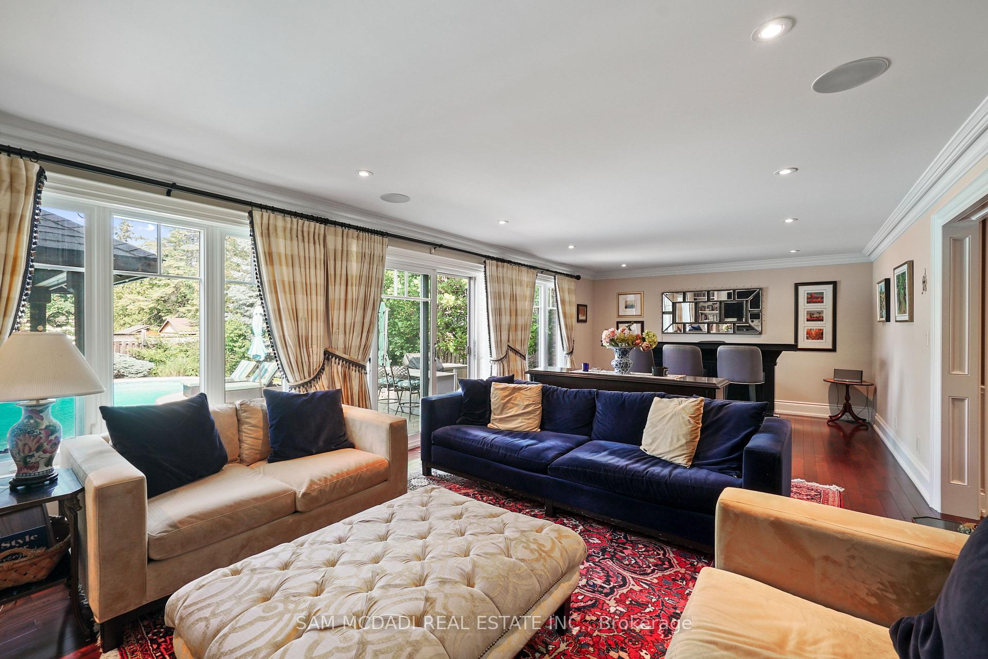 2497 Sharon Crescent