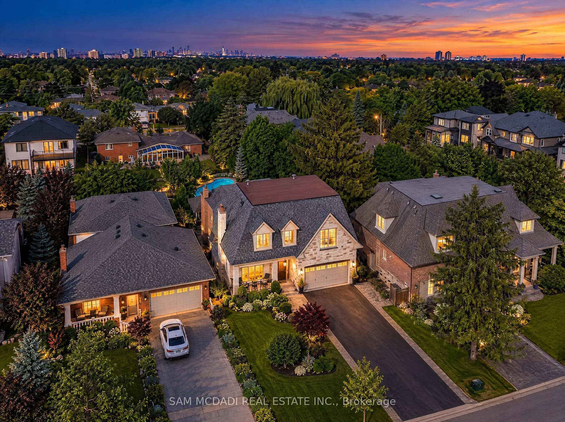 2497 Sharon Crescent