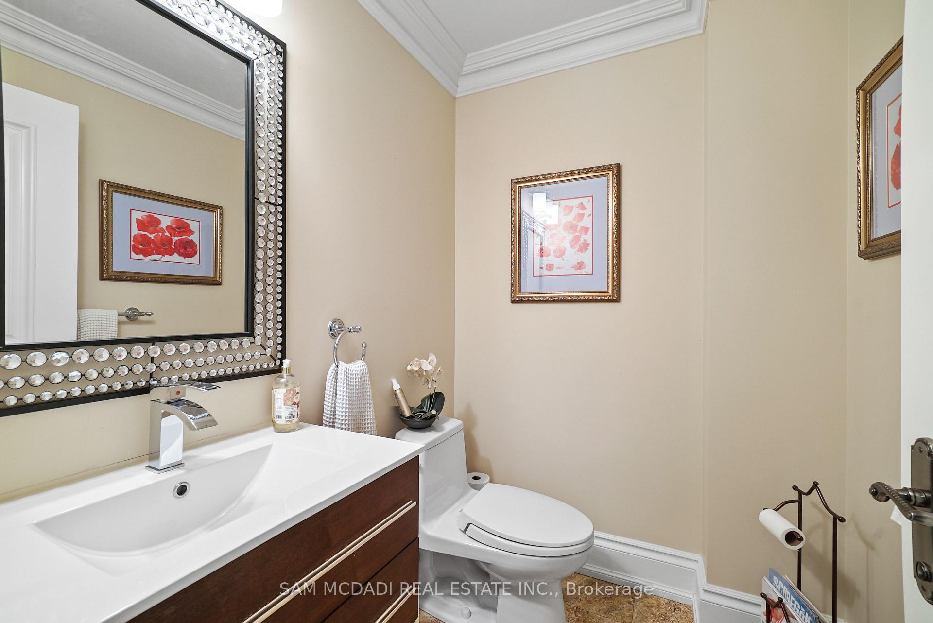2497 Sharon Crescent