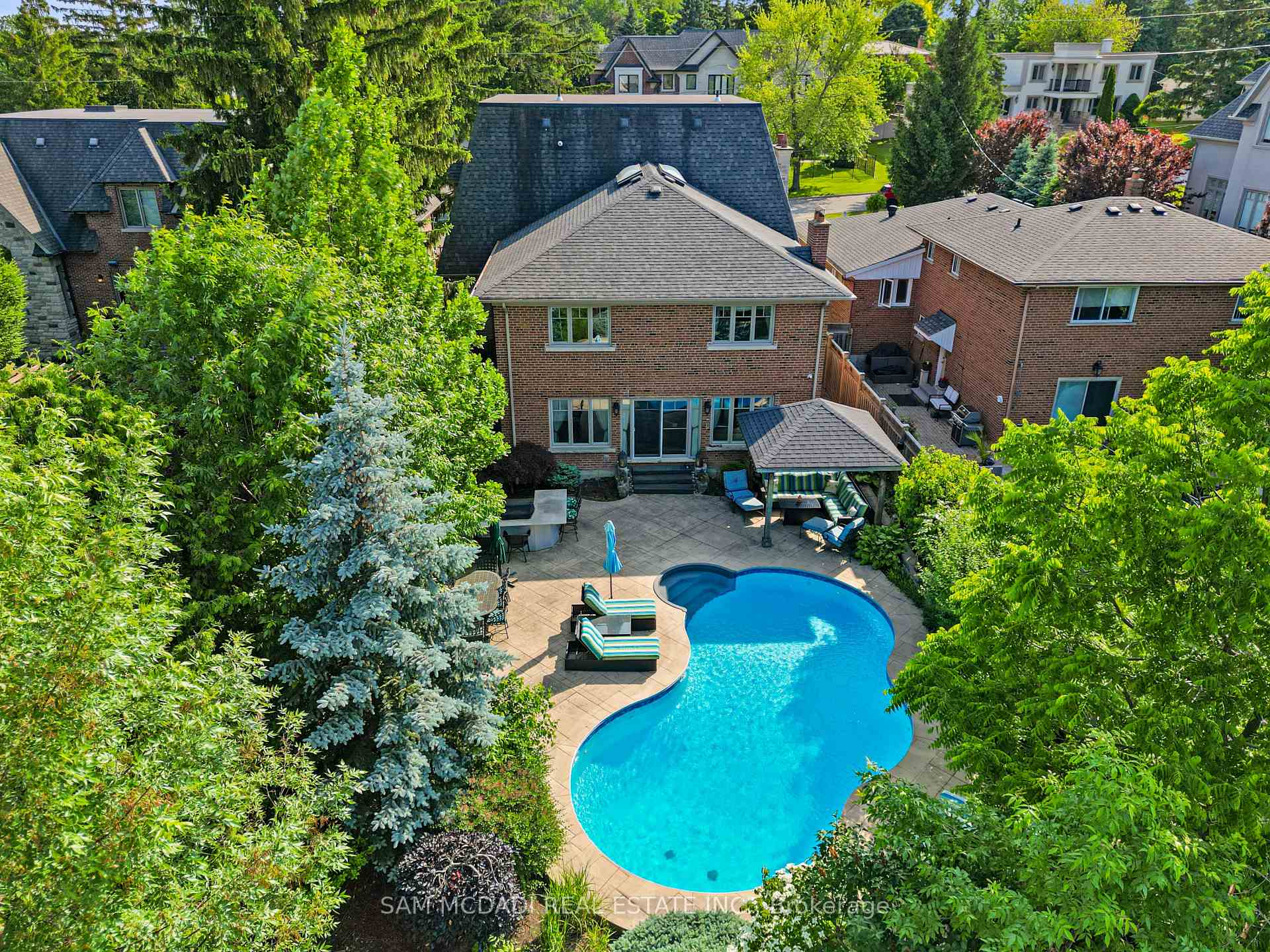 2497 Sharon Crescent