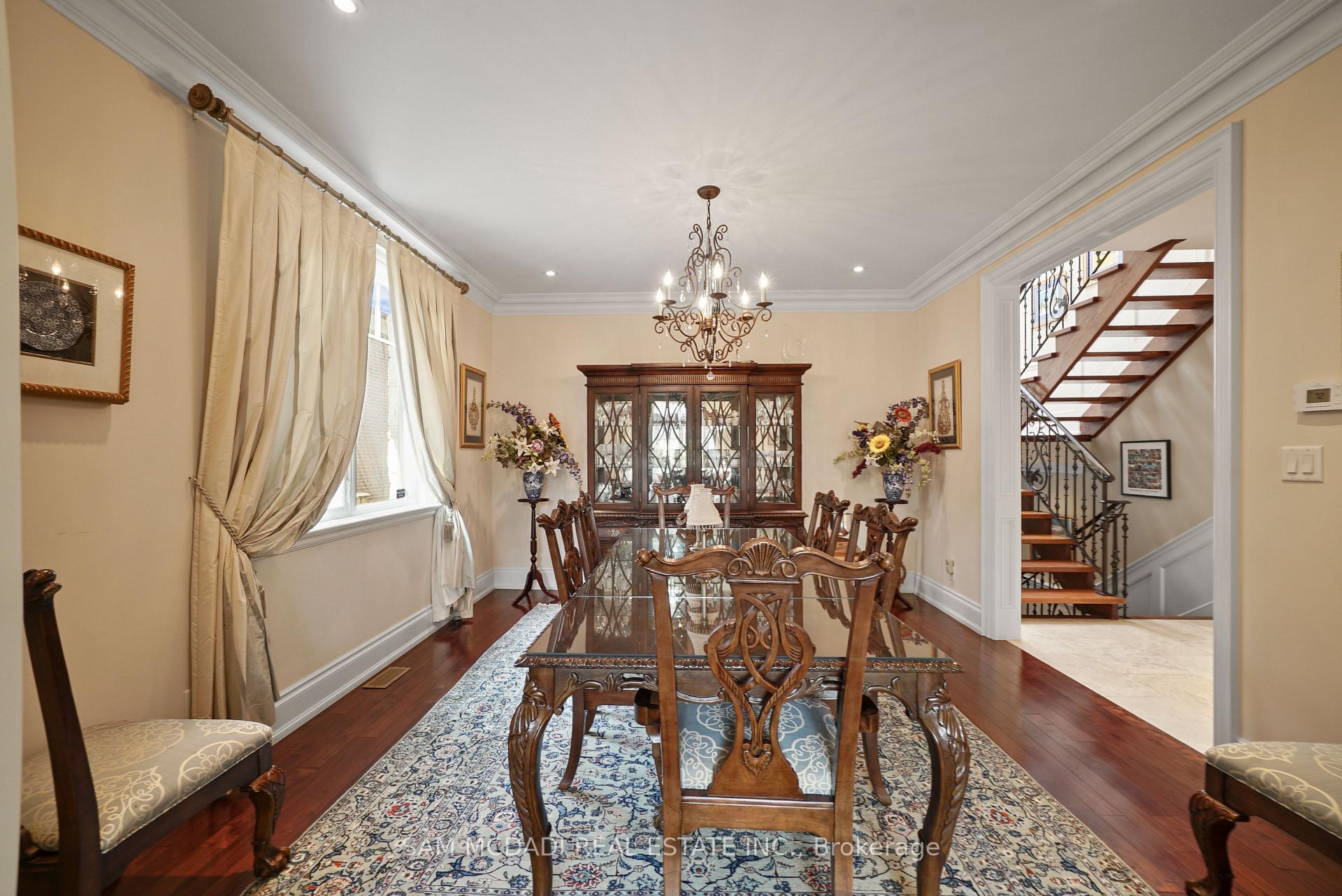 2497 Sharon Crescent