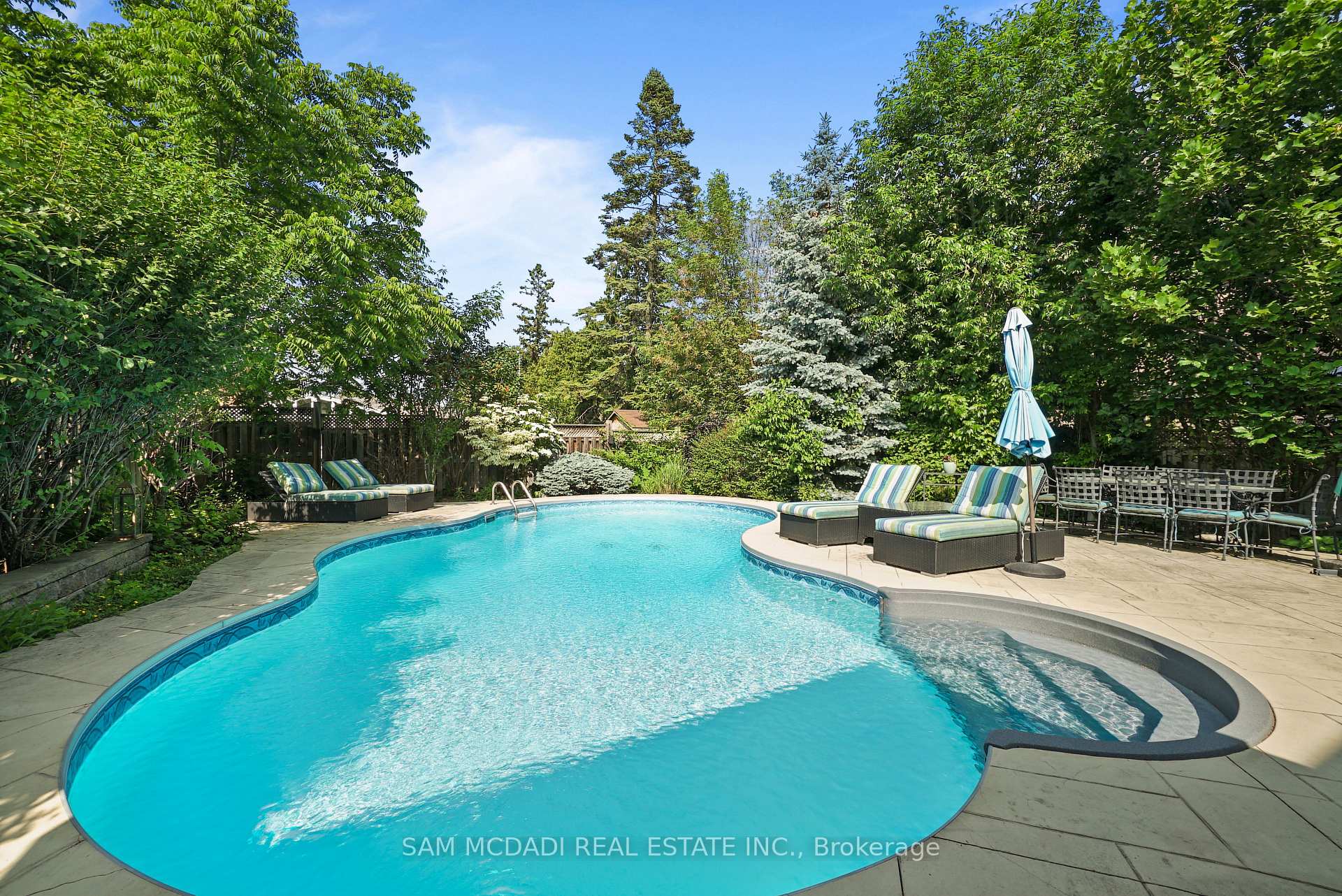 2497 Sharon Crescent