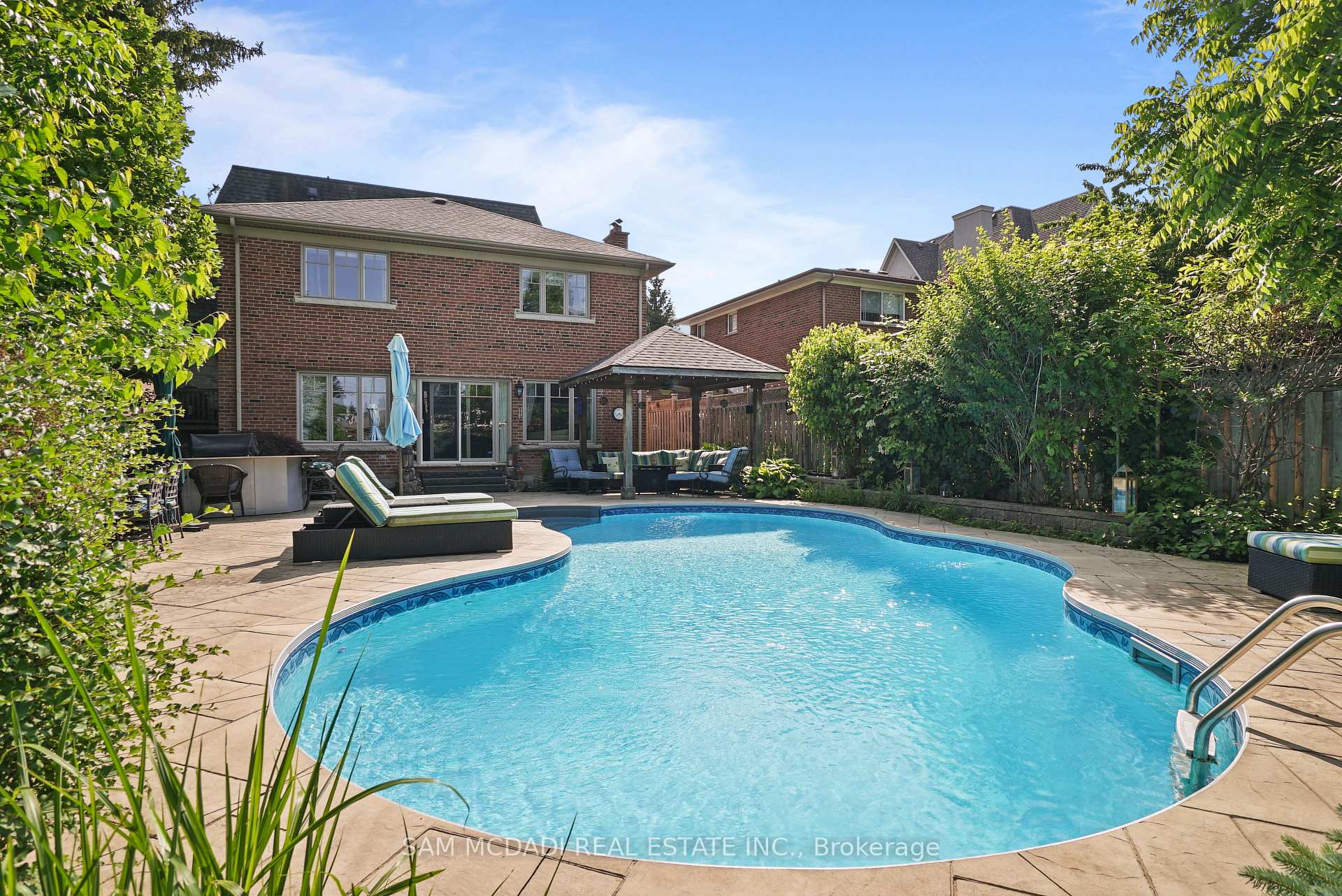 2497 Sharon Crescent
