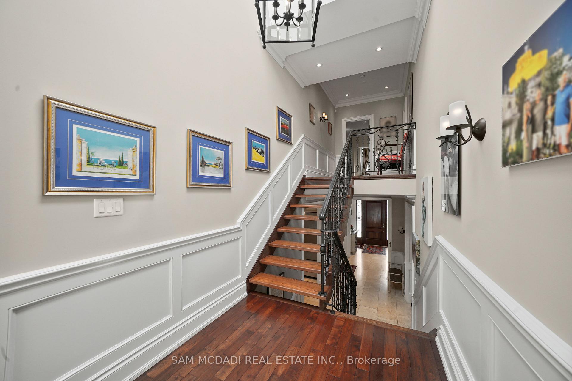 2497 Sharon Crescent