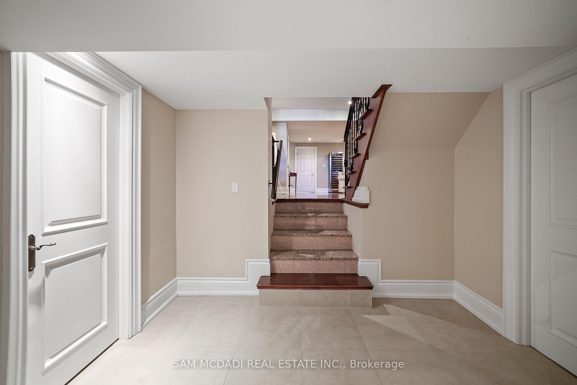 2497 Sharon Crescent