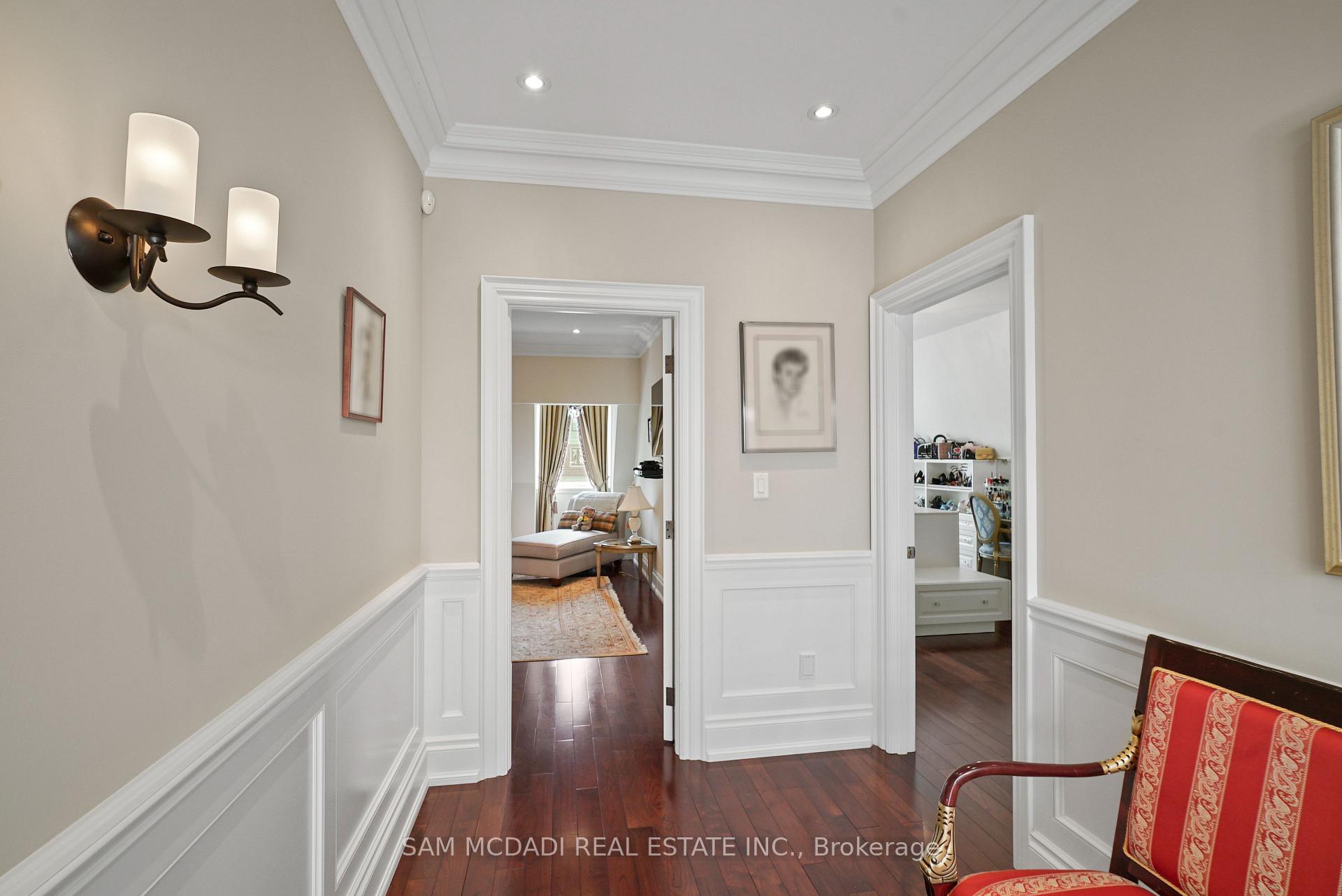 2497 Sharon Crescent