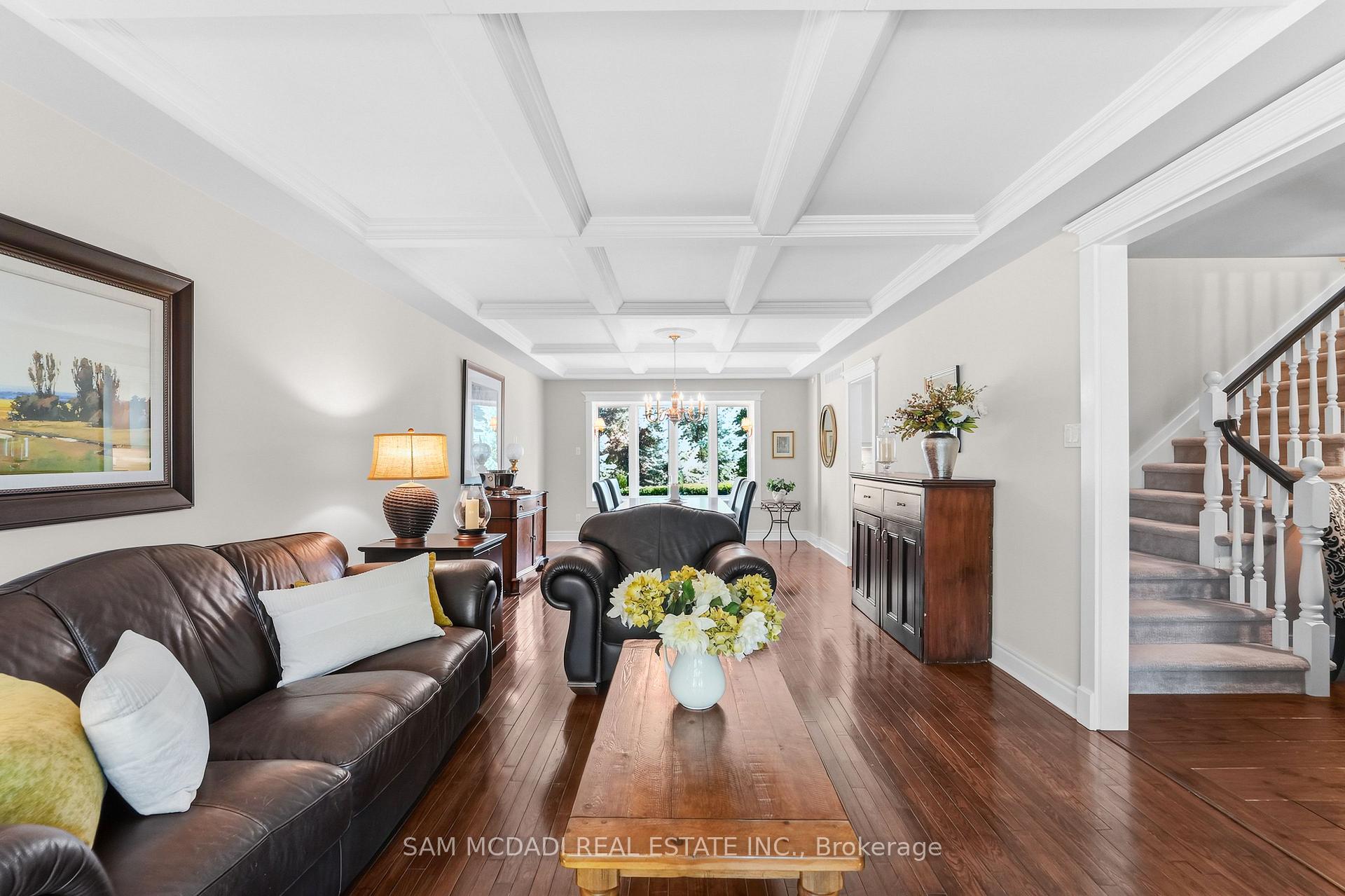 21 Kenninghall Boulevard