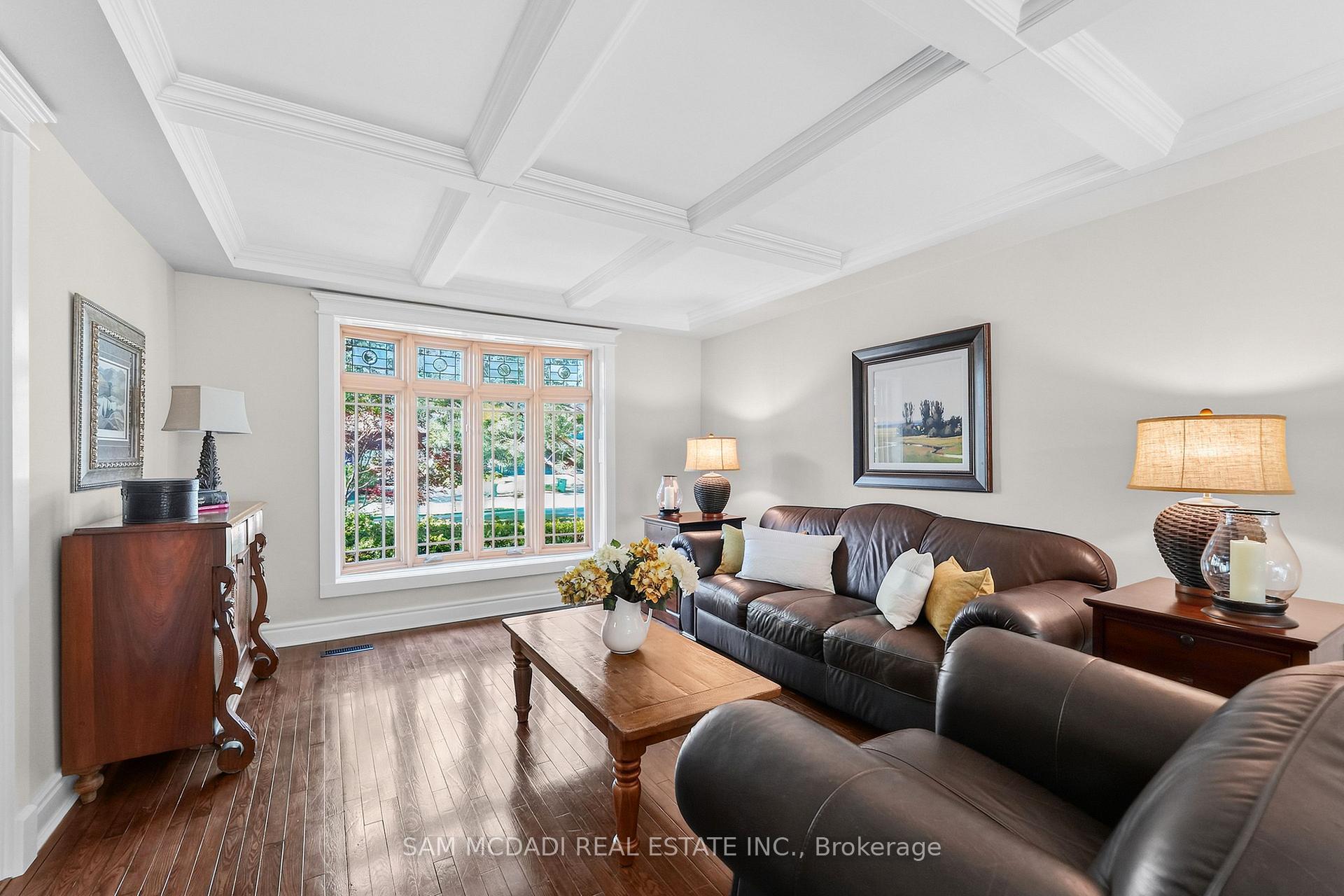 21 Kenninghall Boulevard