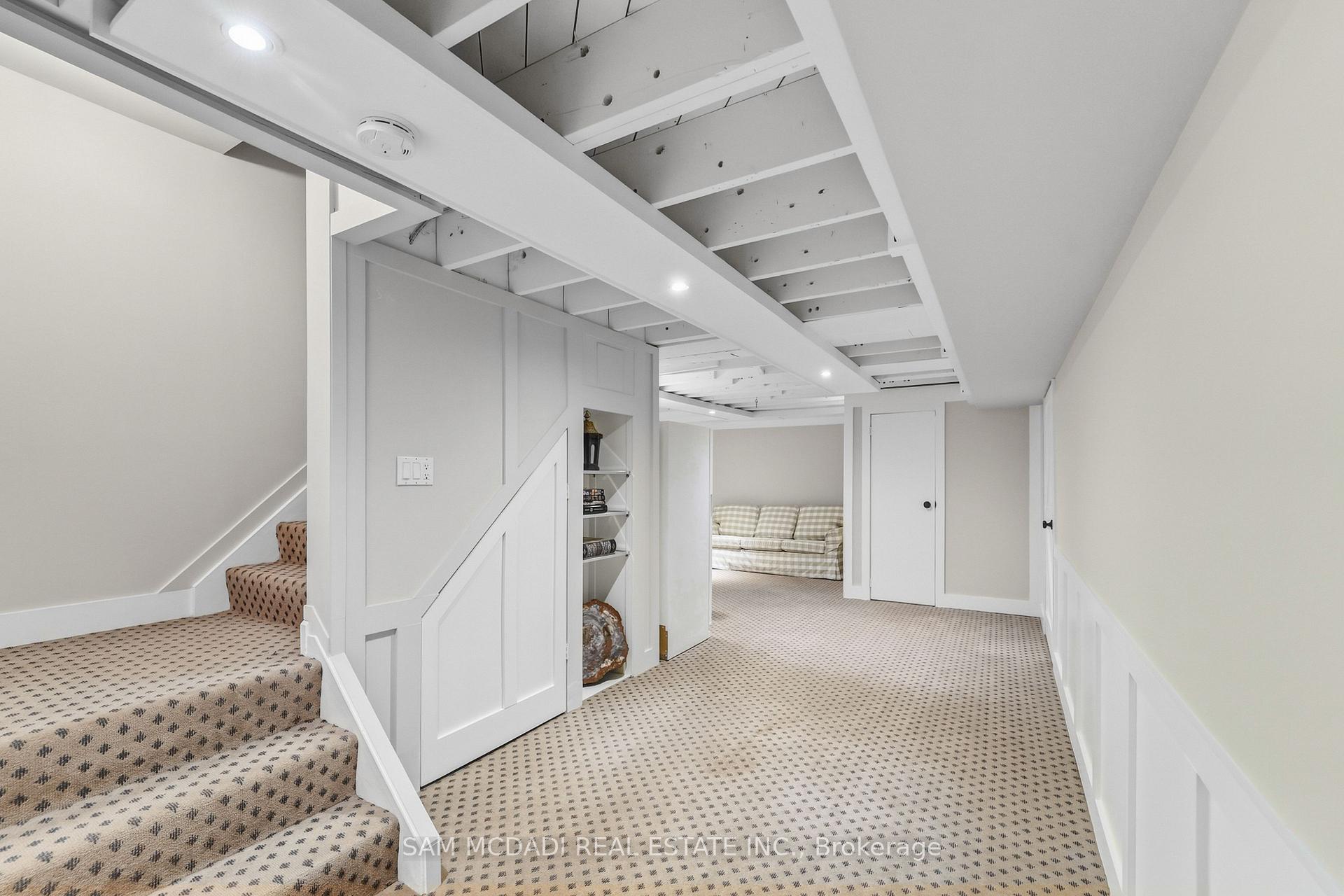 21 Kenninghall Boulevard