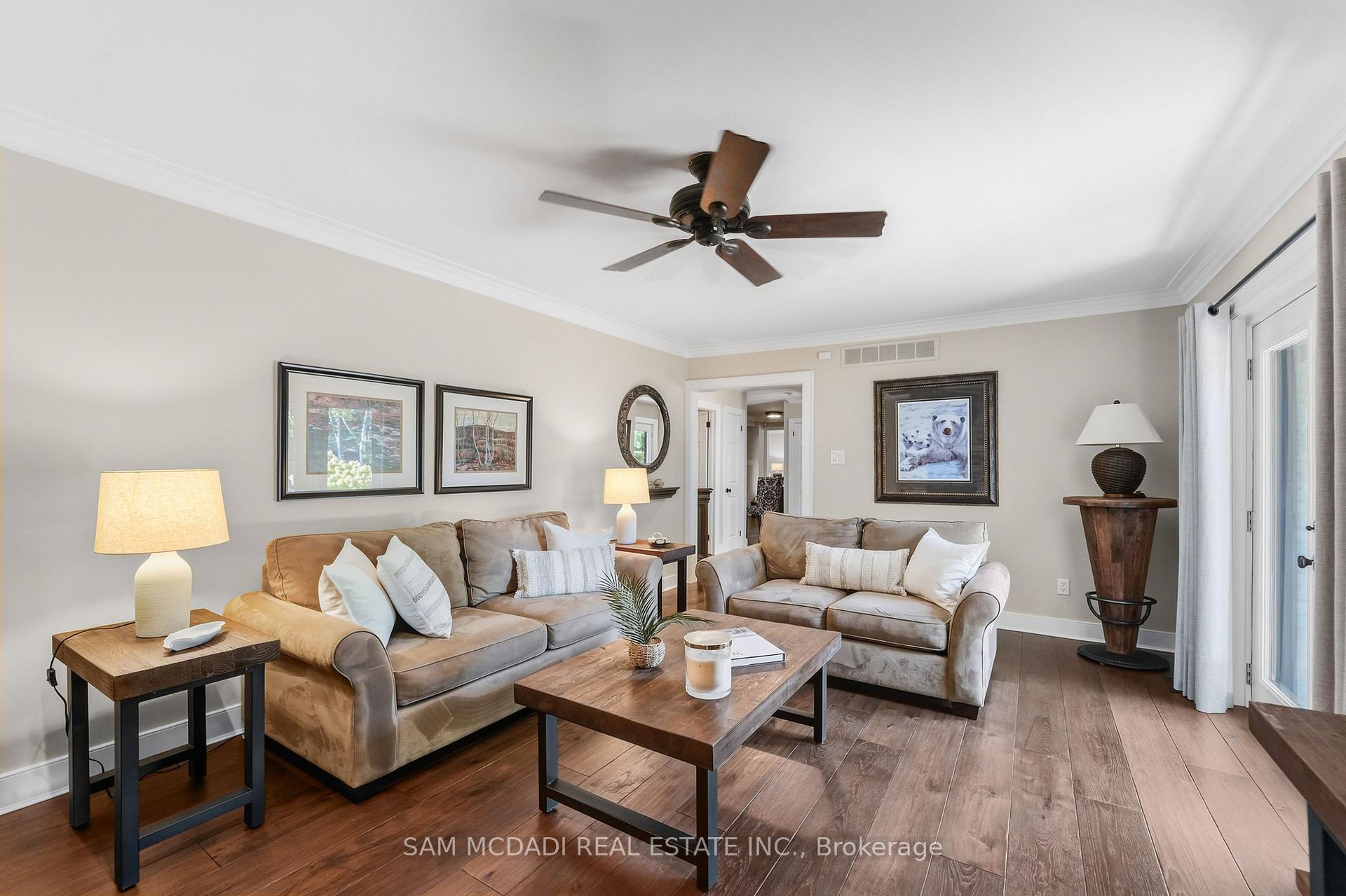 21 Kenninghall Boulevard