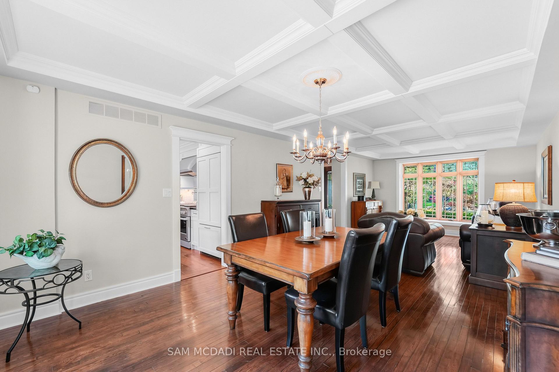 21 Kenninghall Boulevard