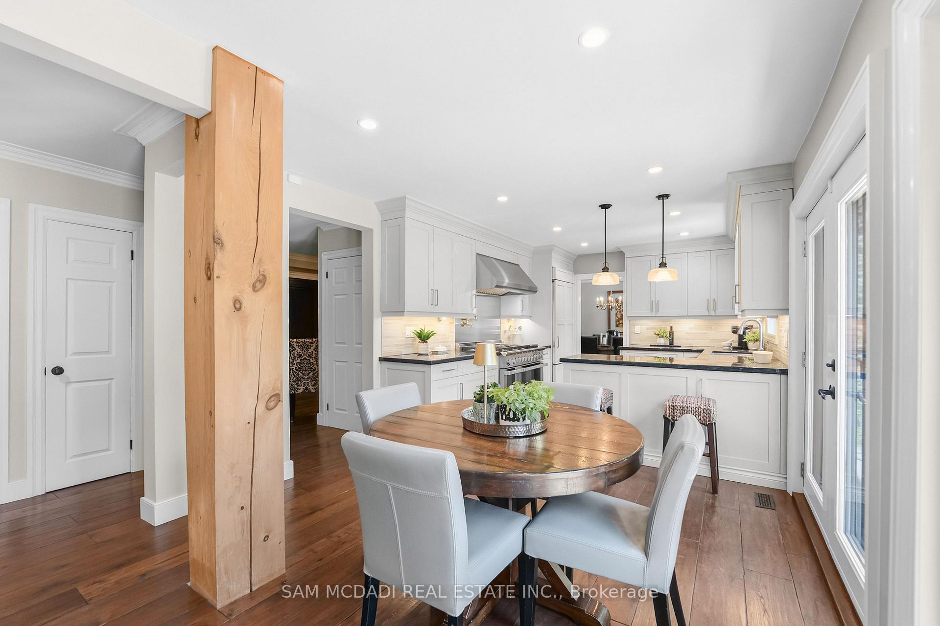 21 Kenninghall Boulevard