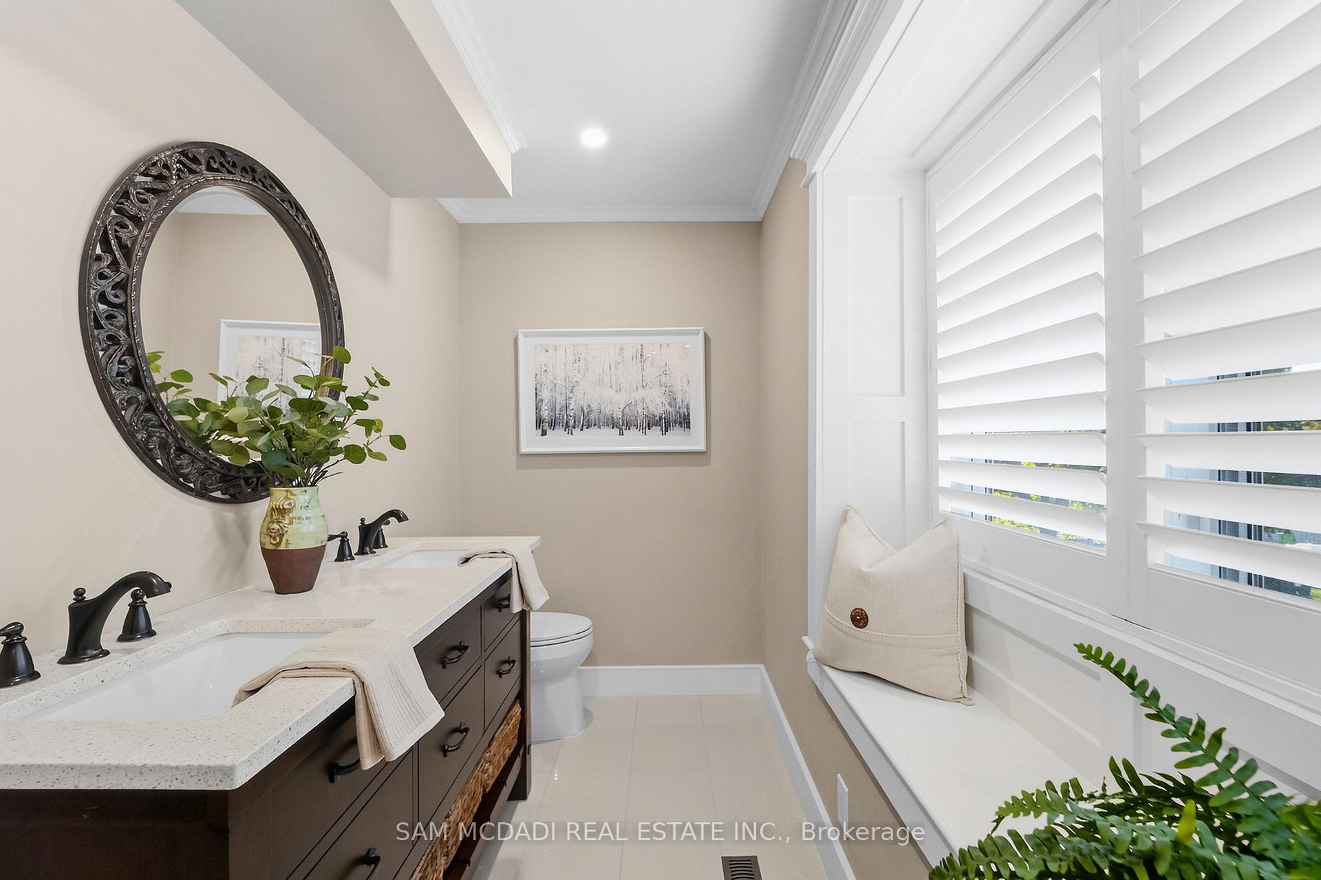 21 Kenninghall Boulevard