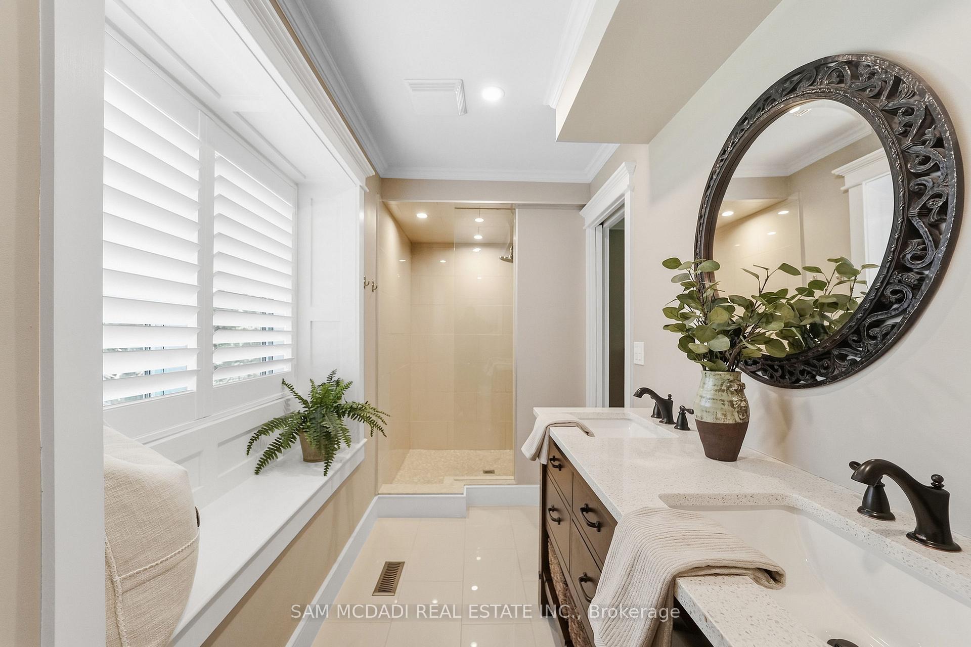 21 Kenninghall Boulevard