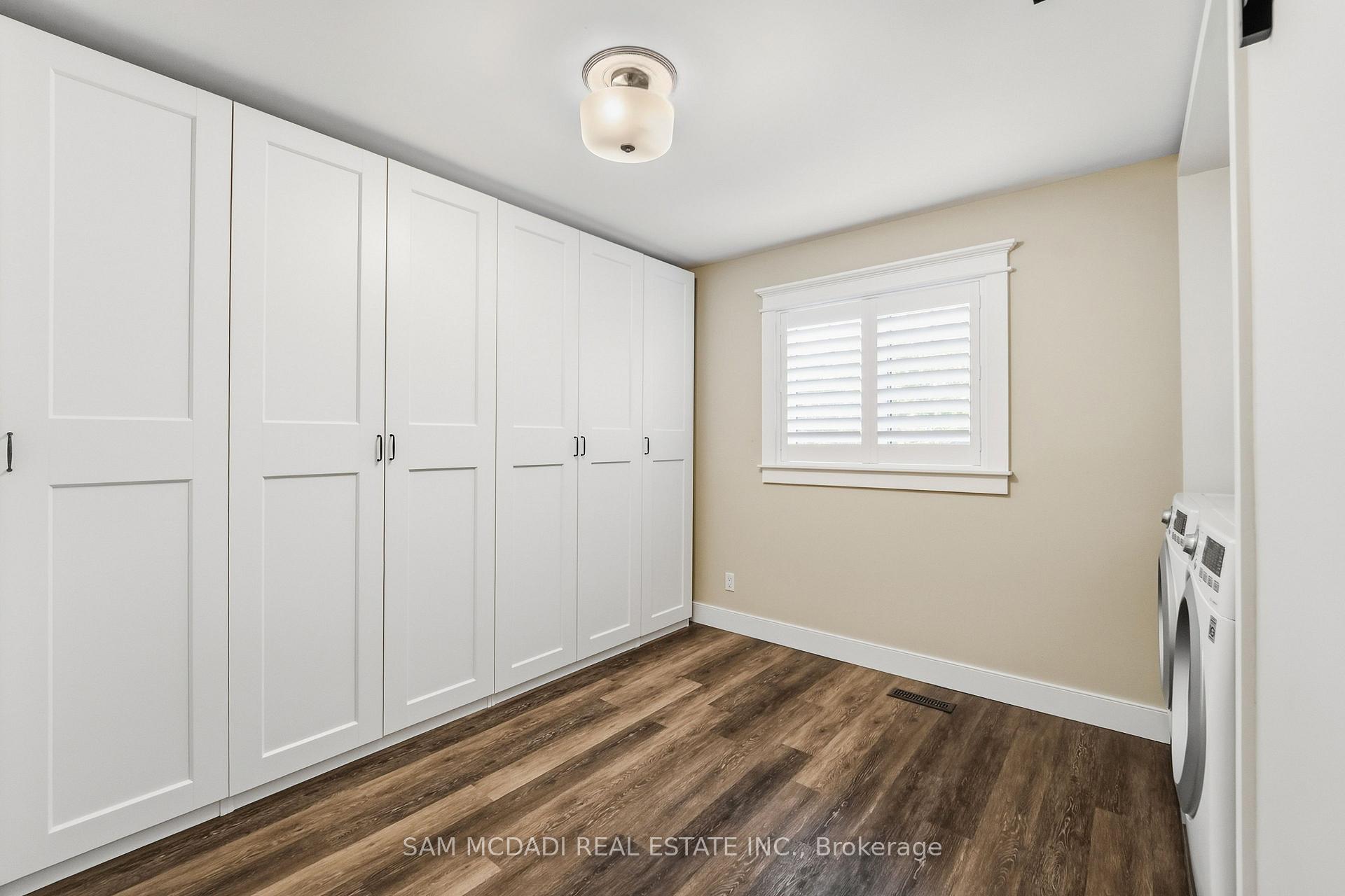 21 Kenninghall Boulevard