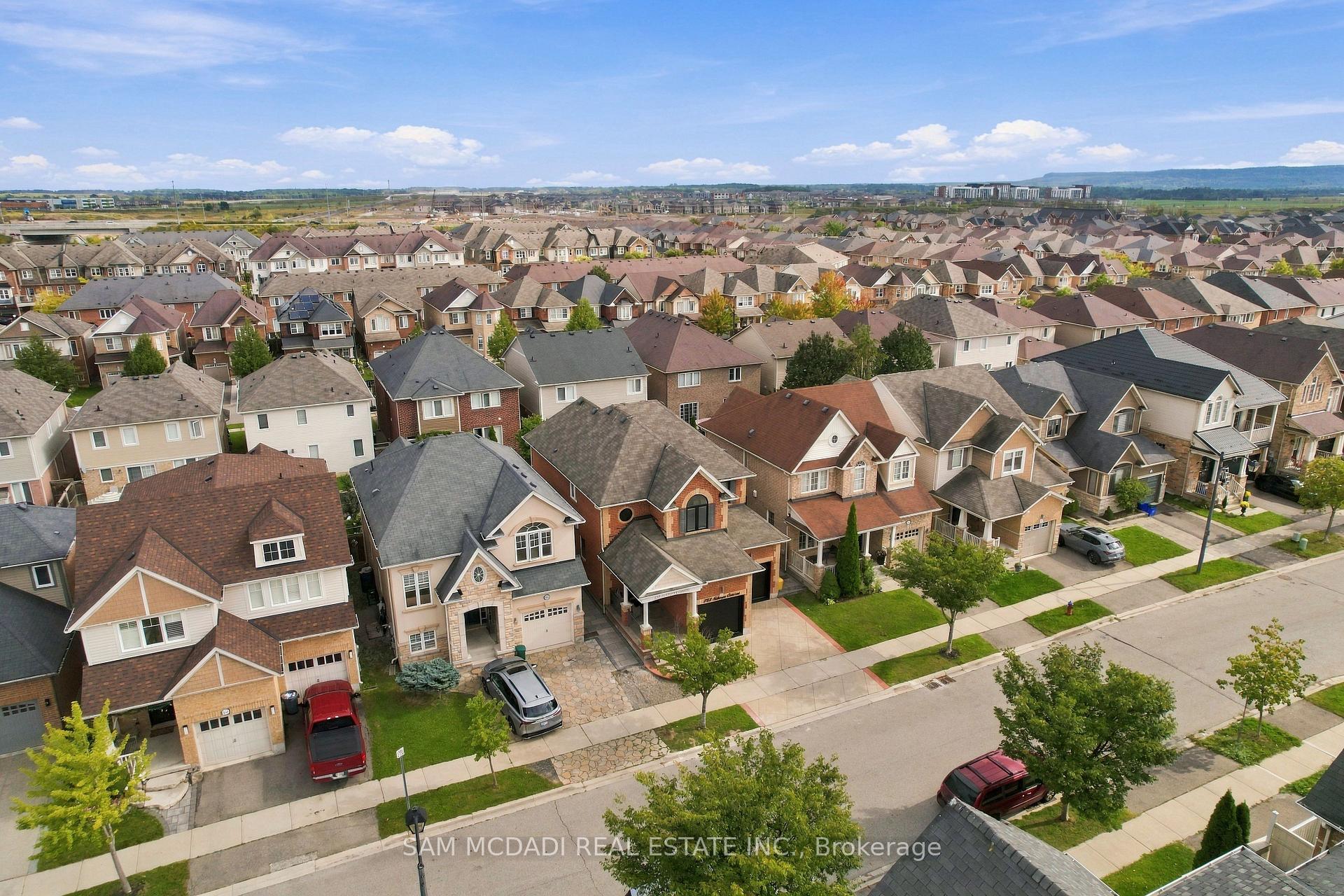 238 Schreyer Crescent