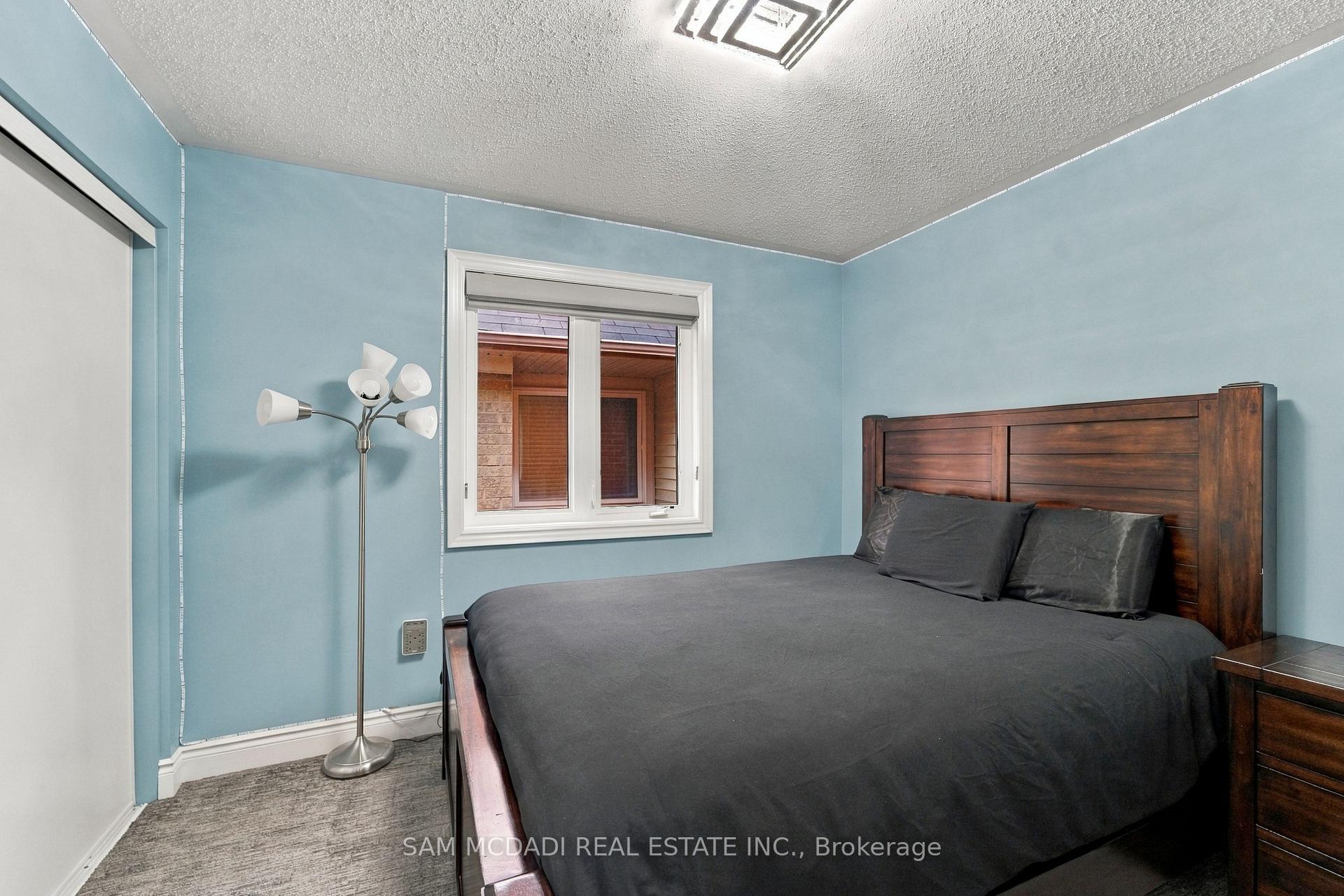 238 Schreyer Crescent