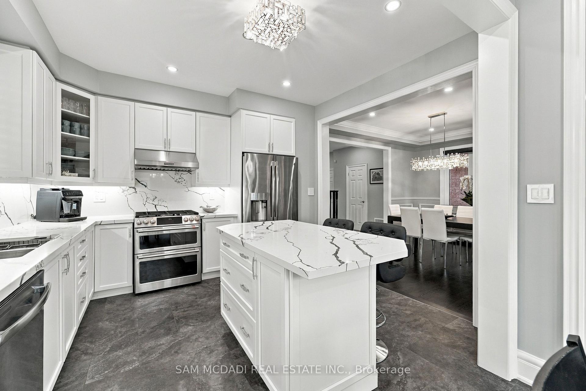 238 Schreyer Crescent