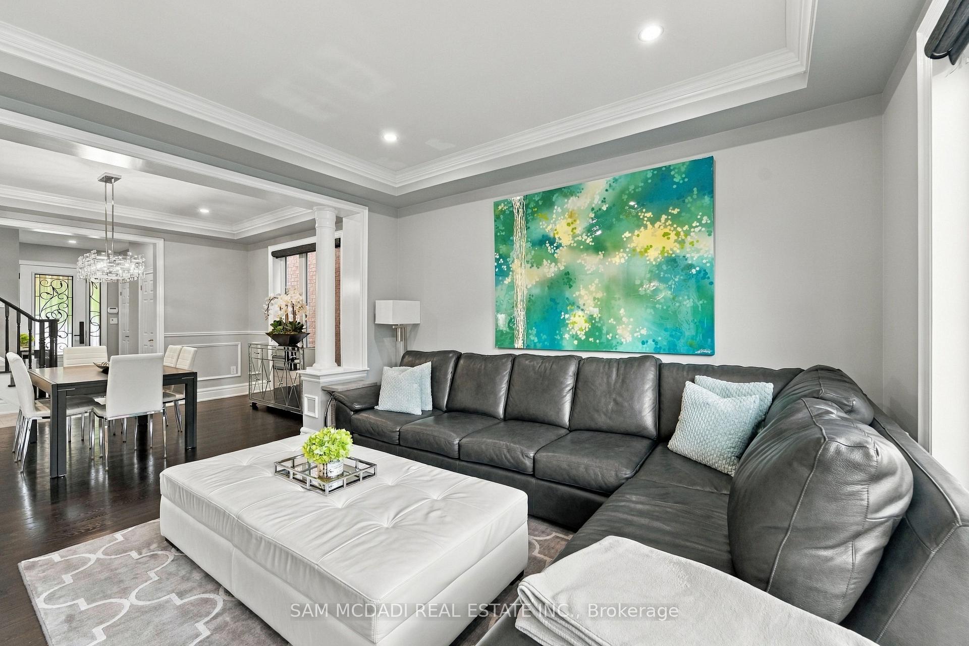 238 Schreyer Crescent