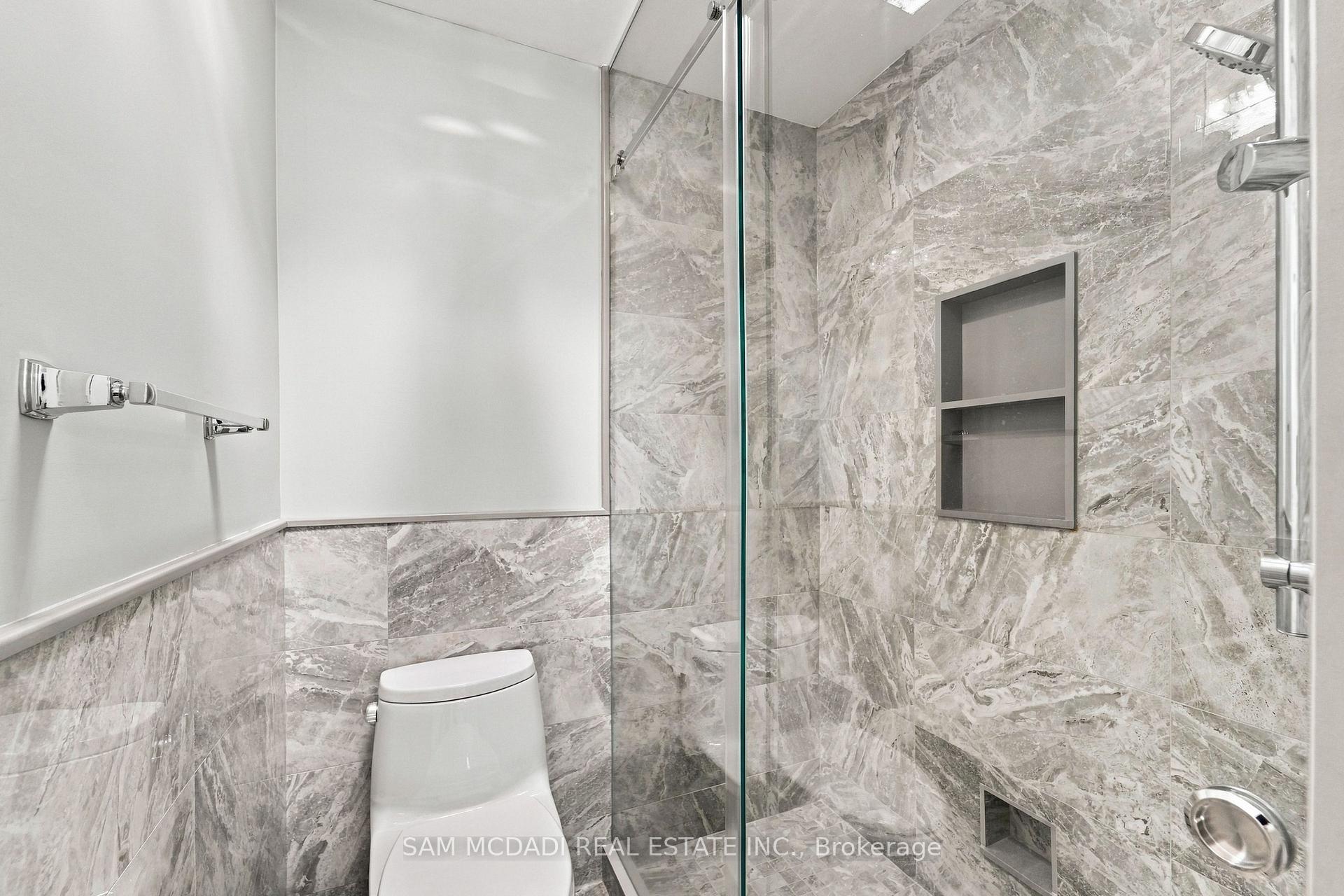 238 Schreyer Crescent