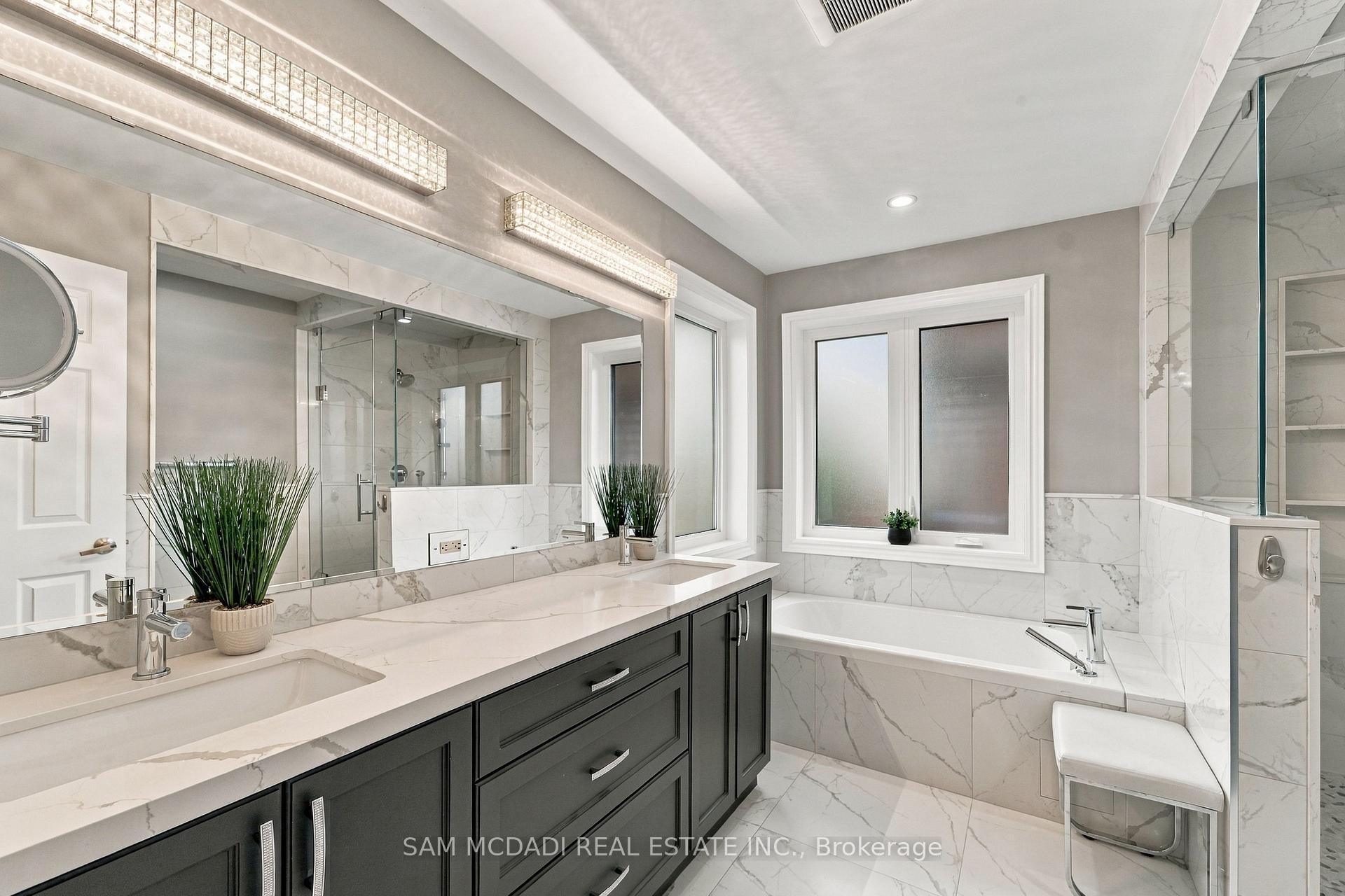 238 Schreyer Crescent