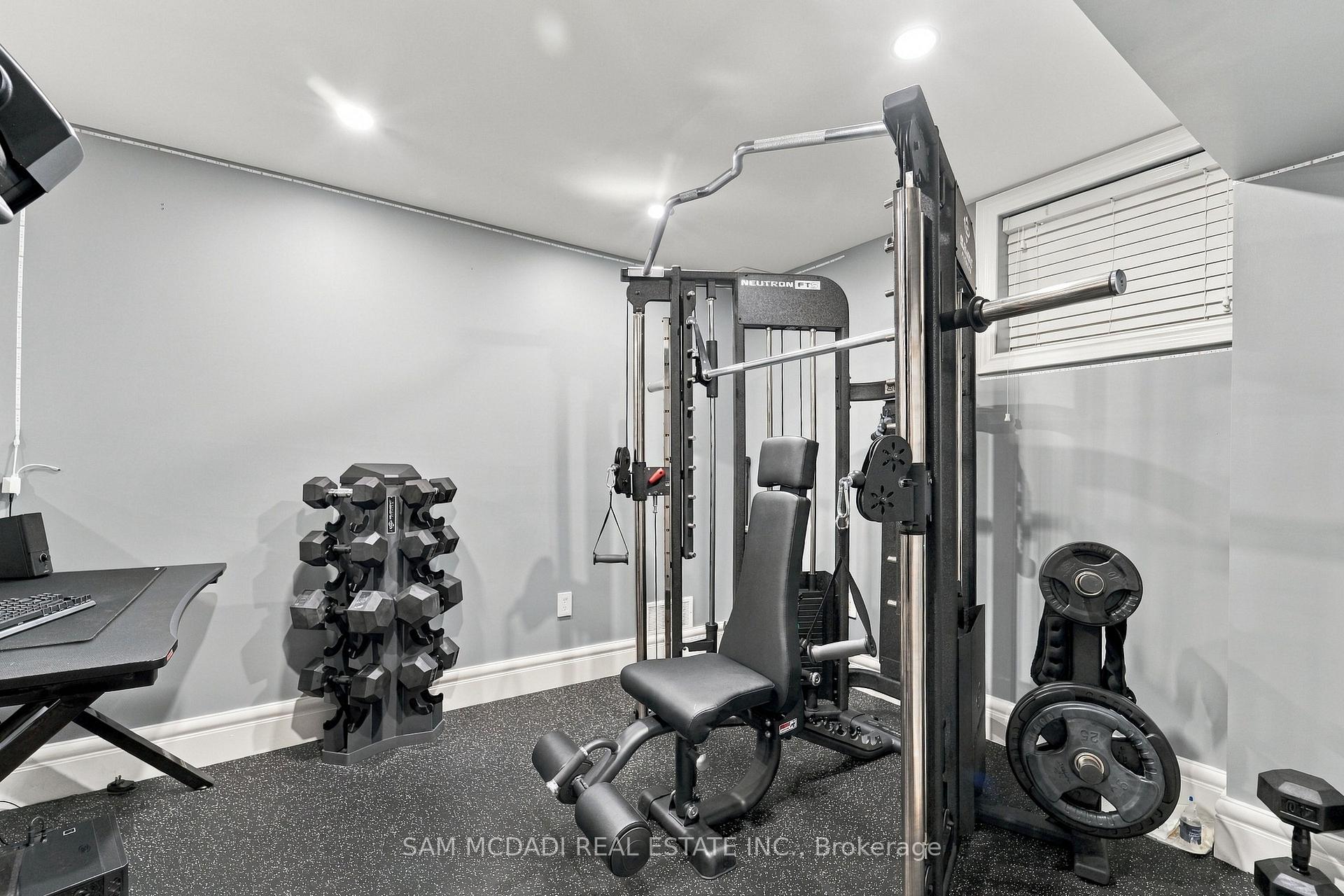 238 Schreyer Crescent
