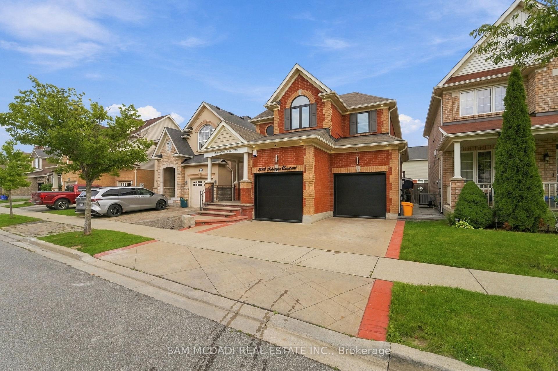 238 Schreyer Crescent