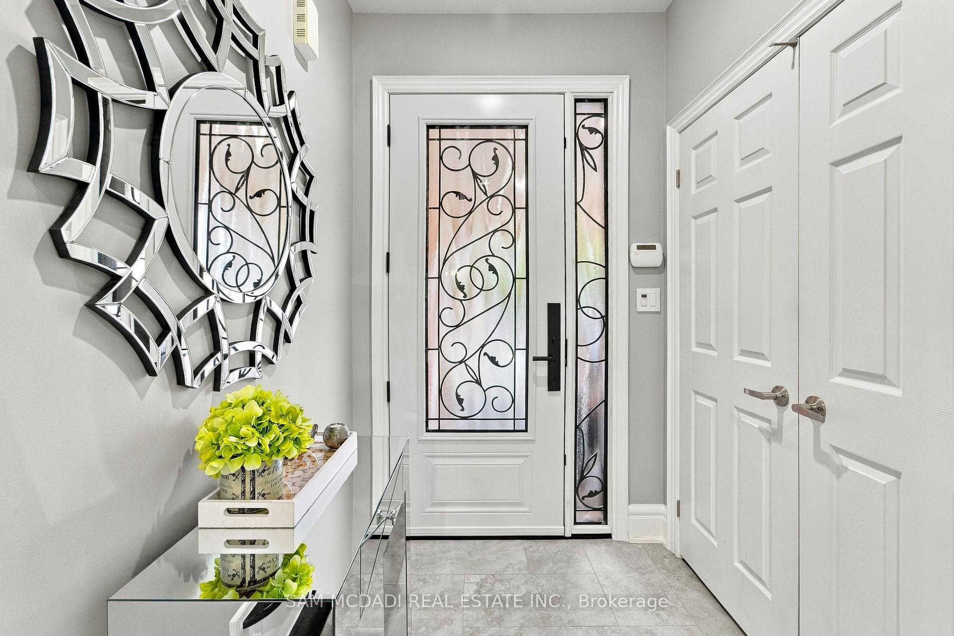 238 Schreyer Crescent