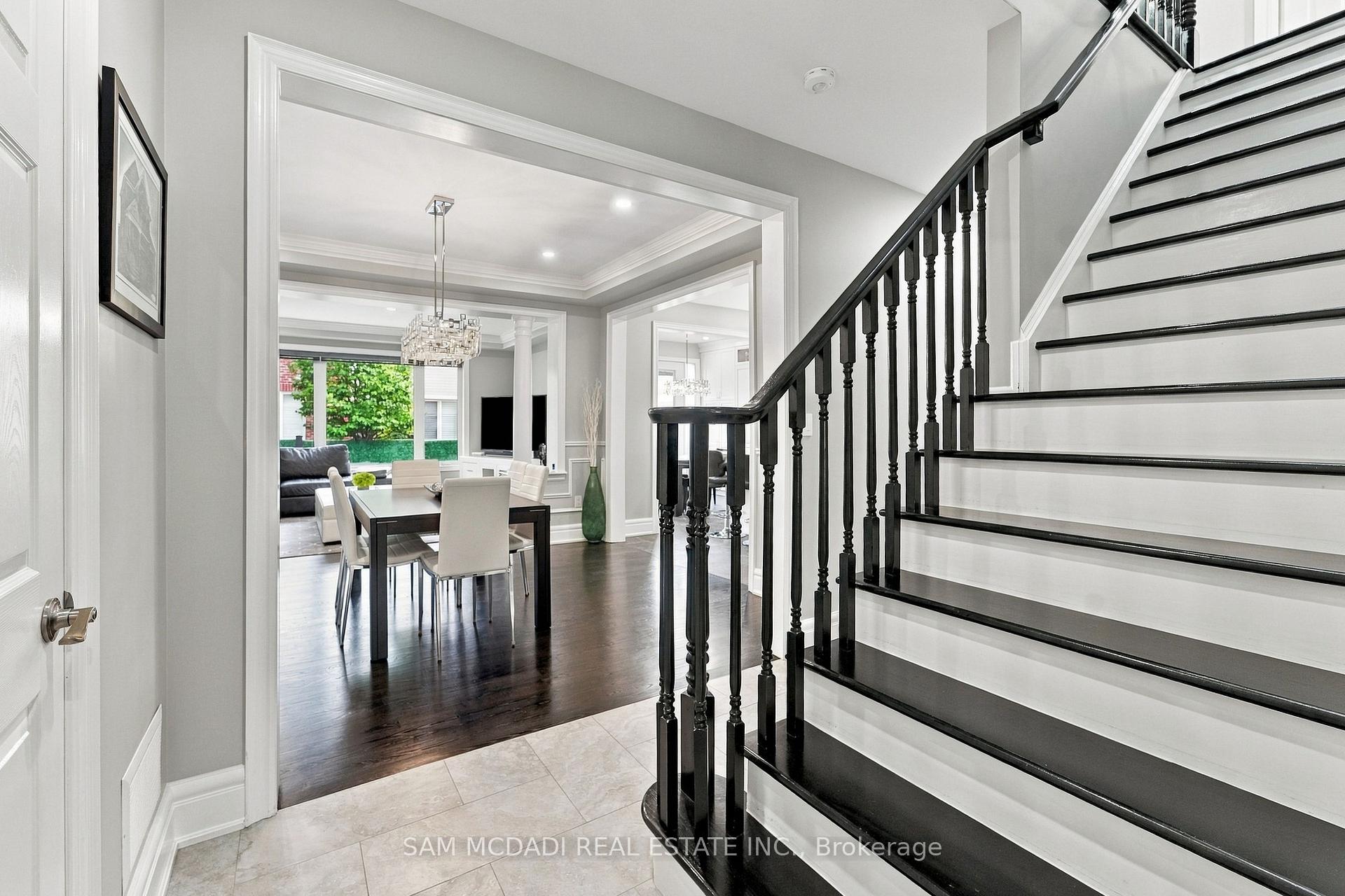 238 Schreyer Crescent