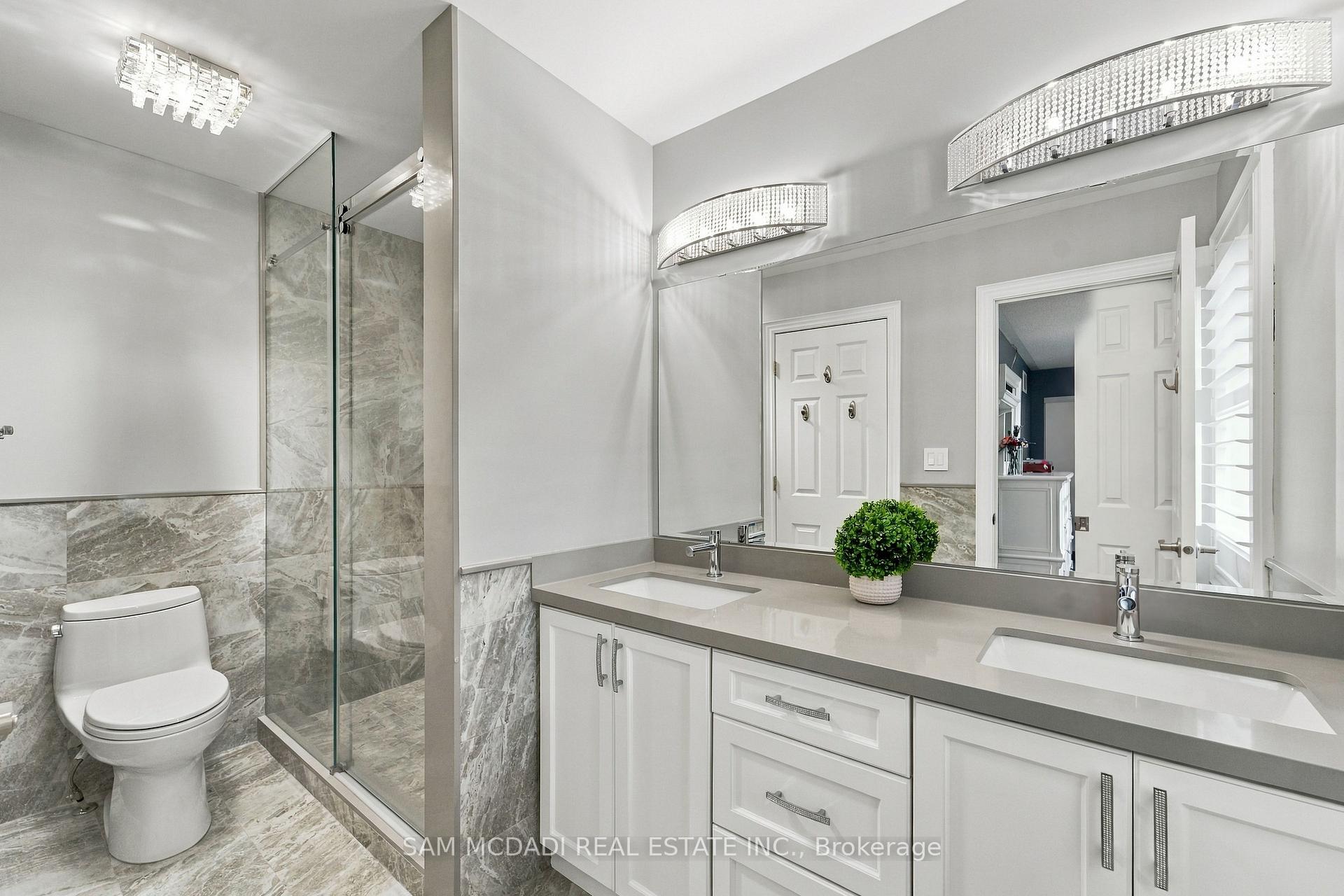 238 Schreyer Crescent