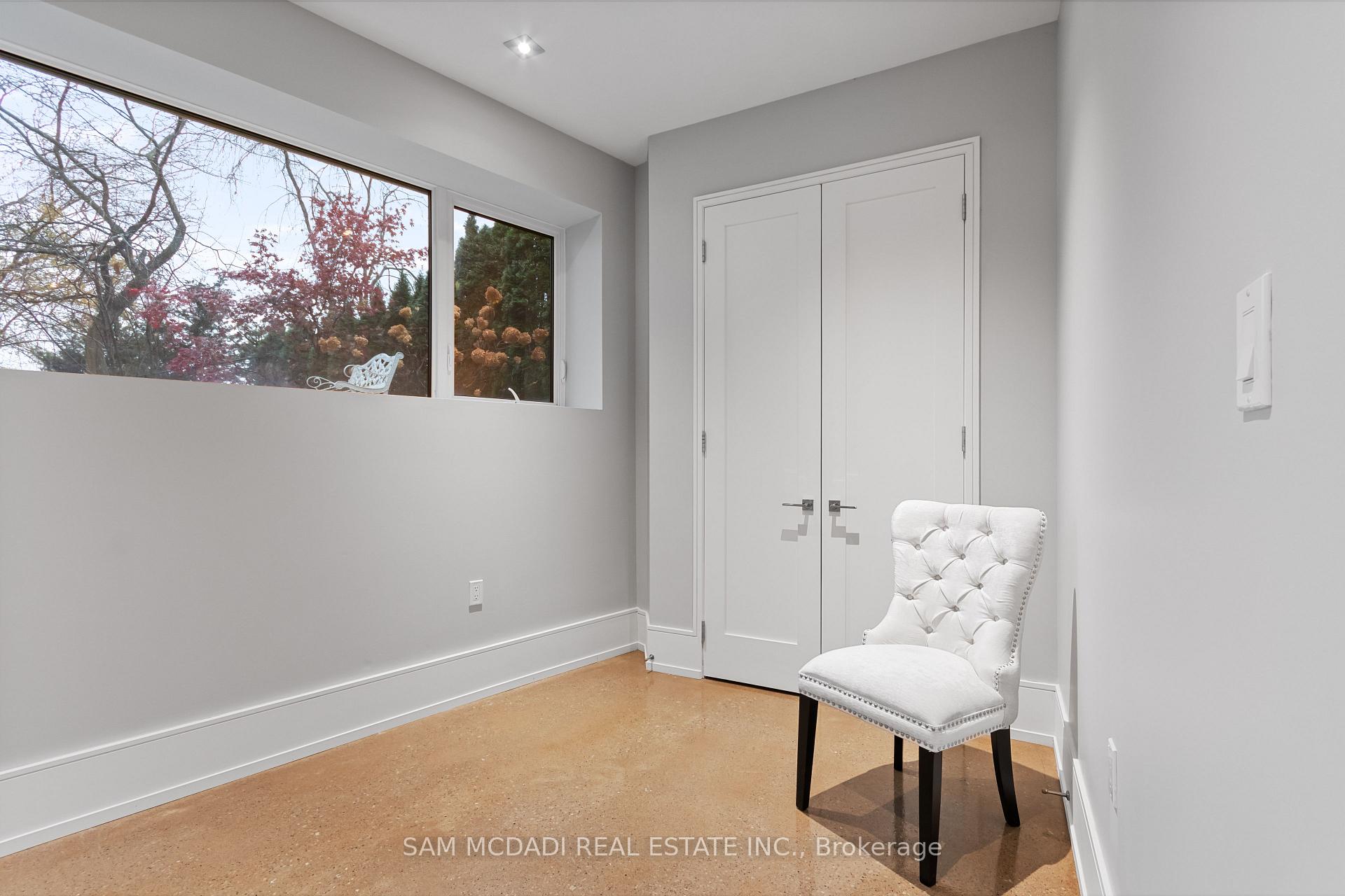 67 Lake Promenade, Toronto