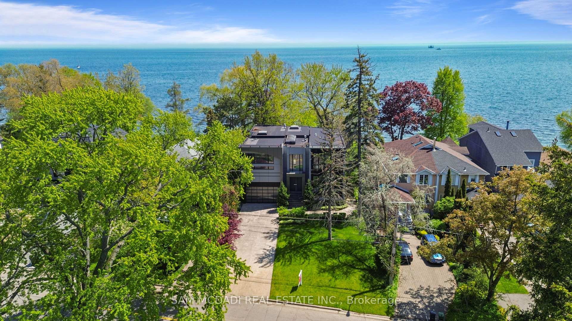 67 Lake Promenade, Toronto