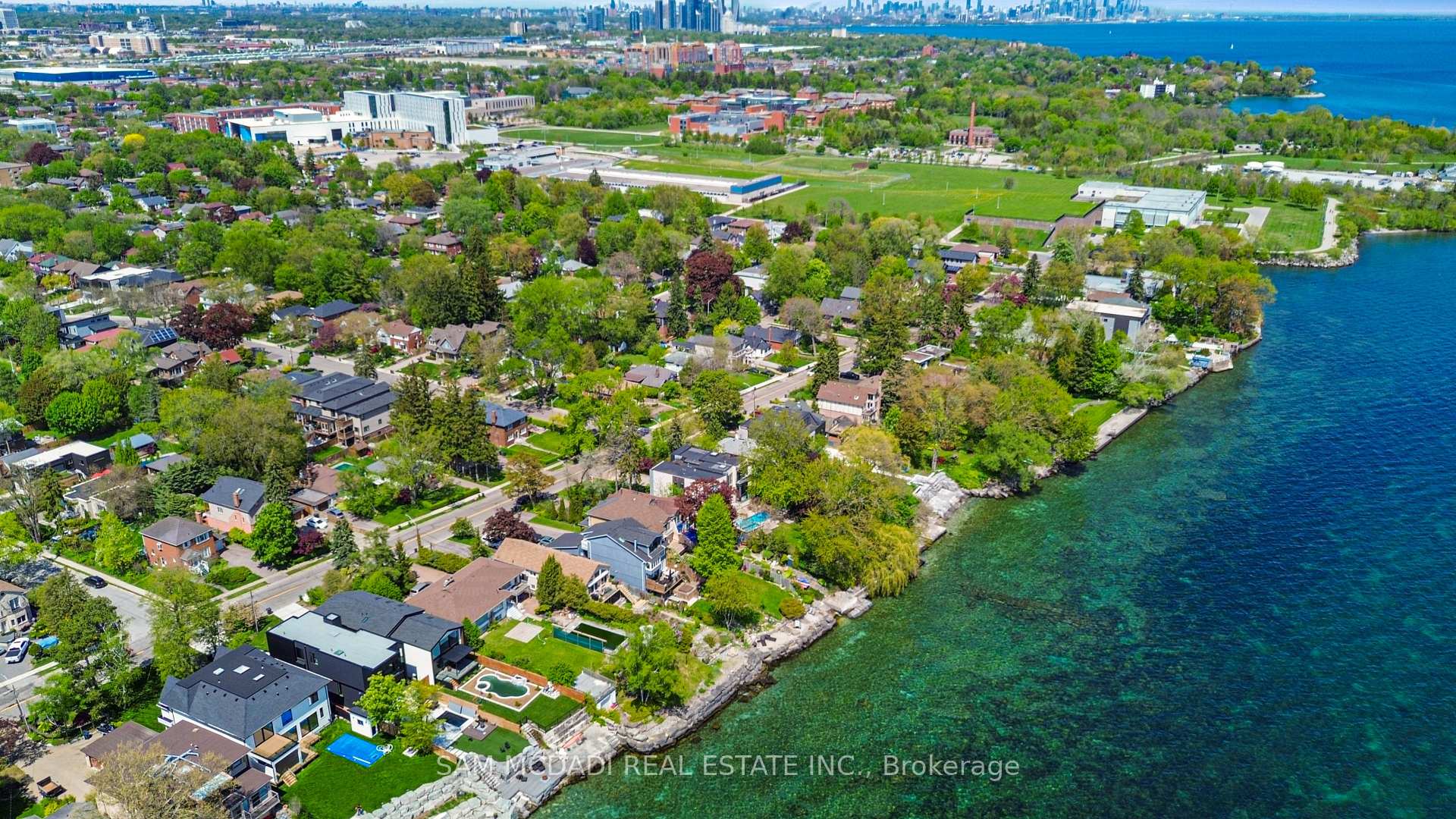67 Lake Promenade, Toronto