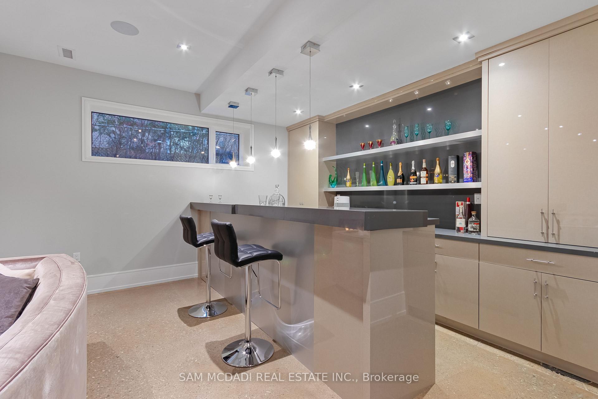 67 Lake Promenade, Toronto