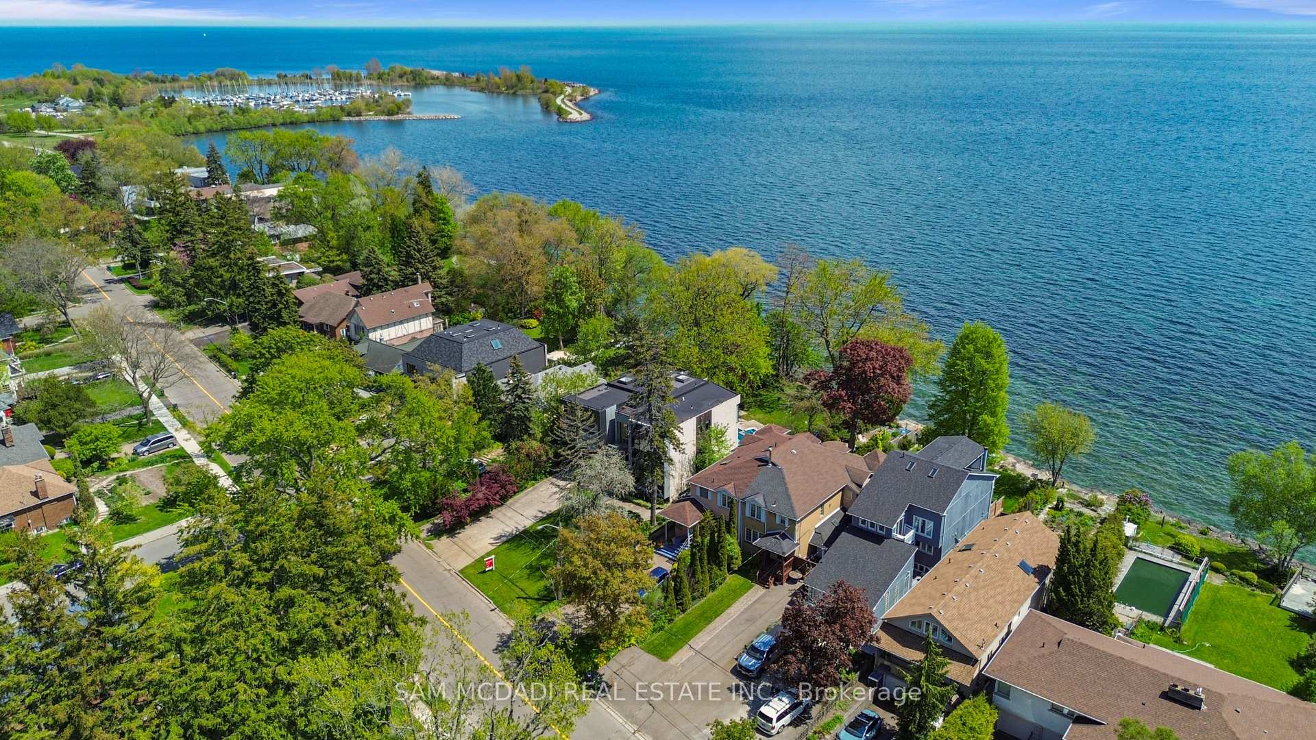 67 Lake Promenade, Toronto