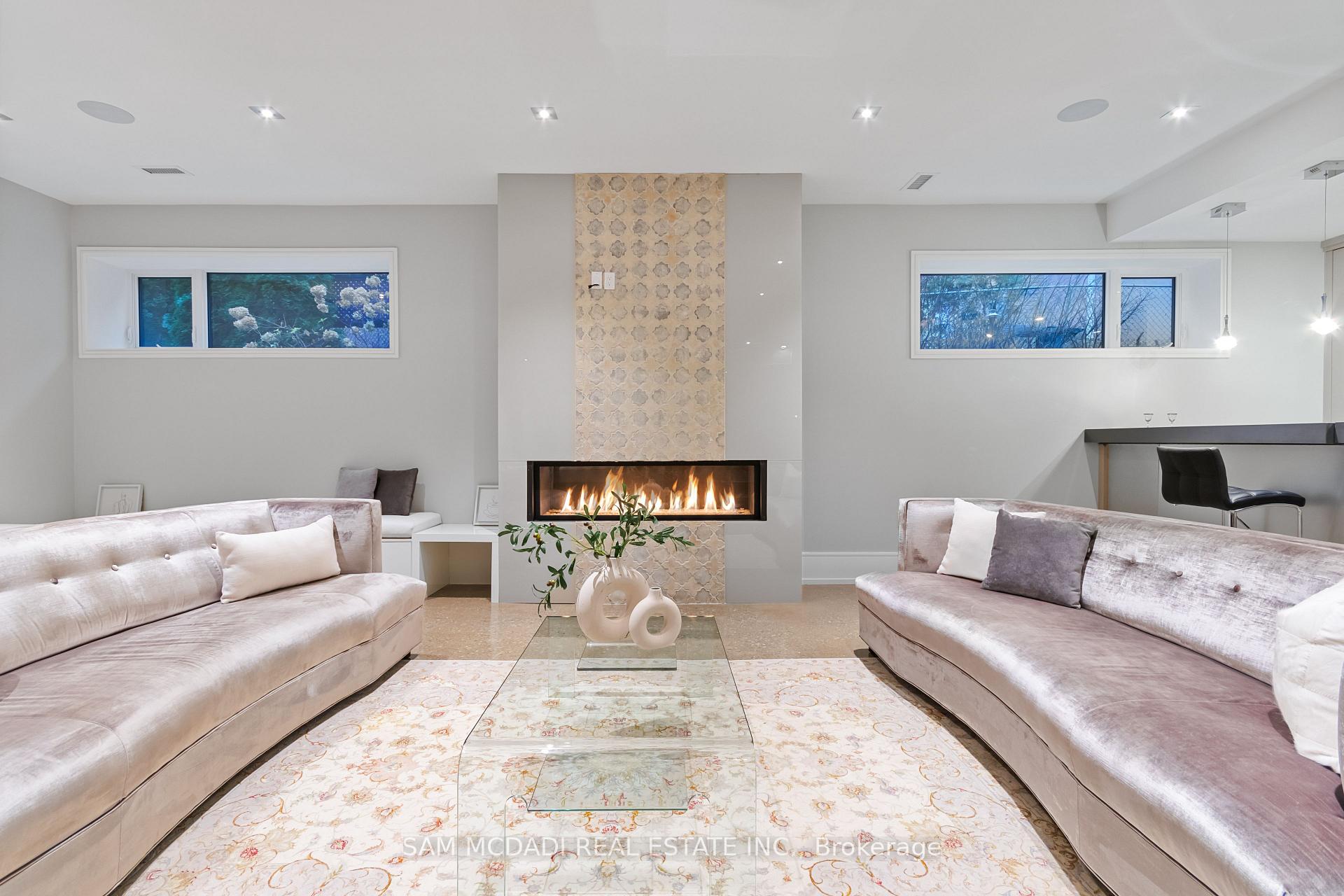 67 Lake Promenade, Toronto