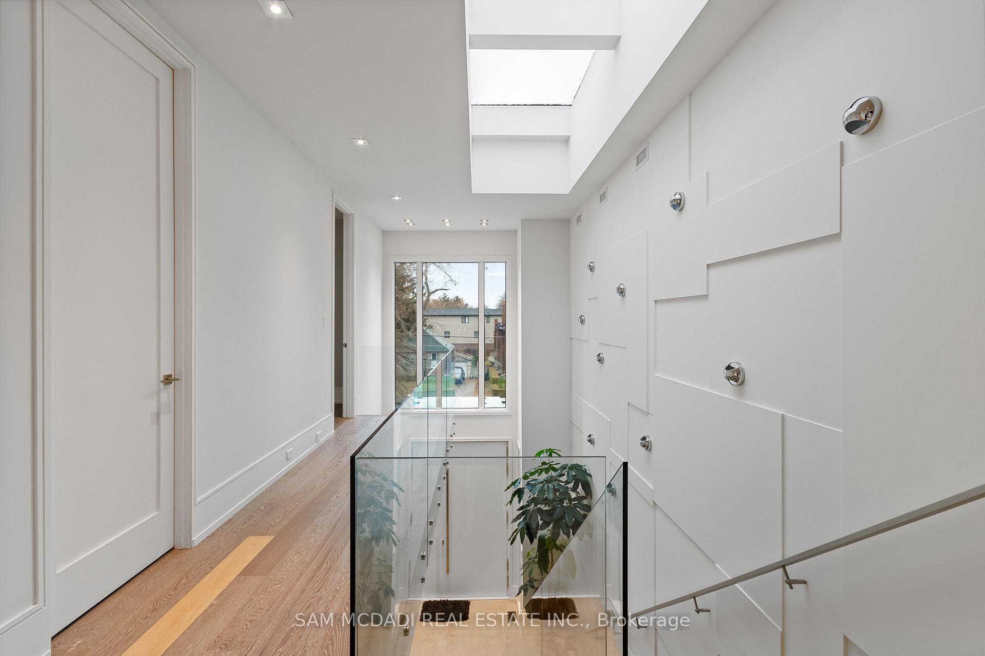 67 Lake Promenade, Toronto