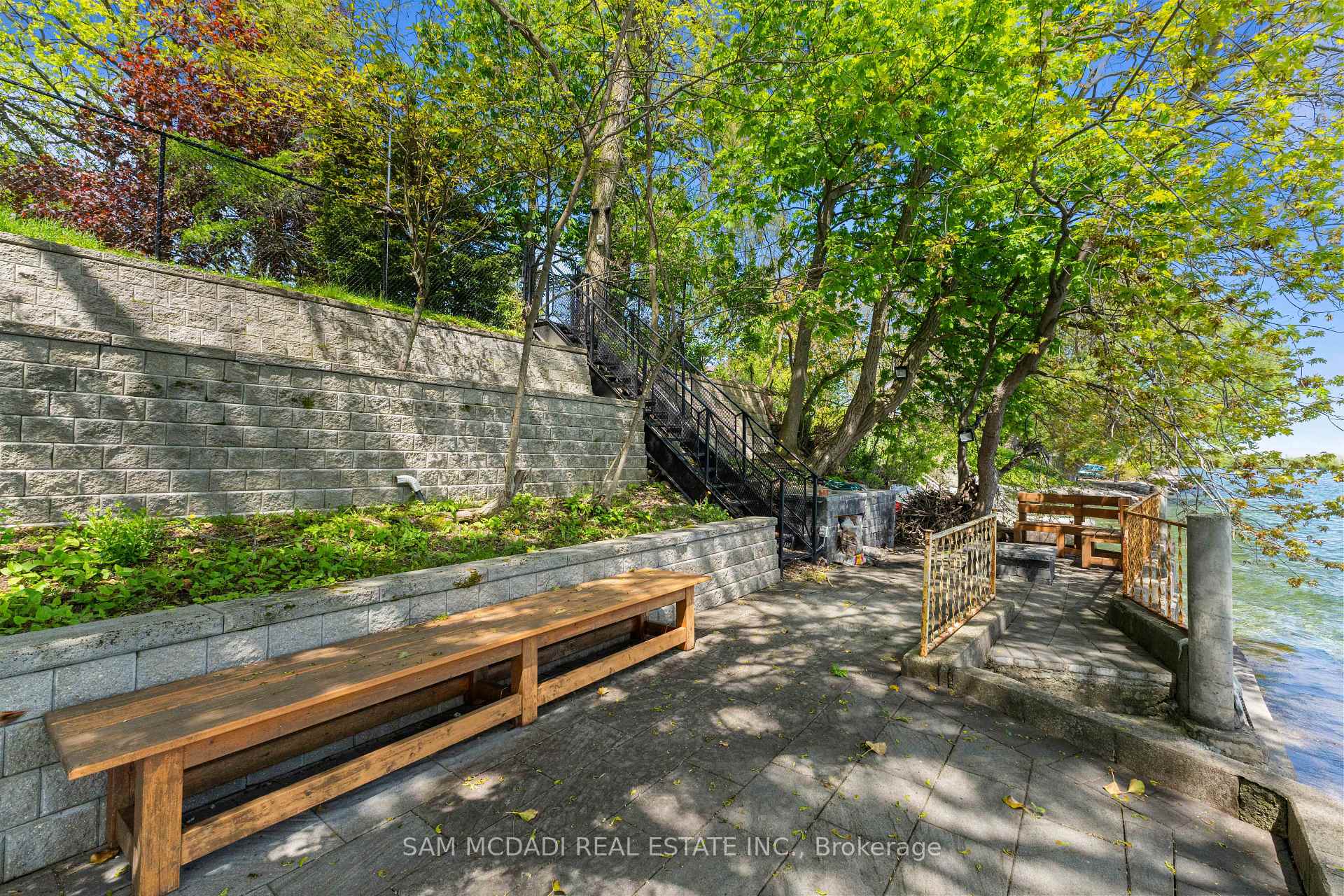 67 Lake Promenade, Toronto