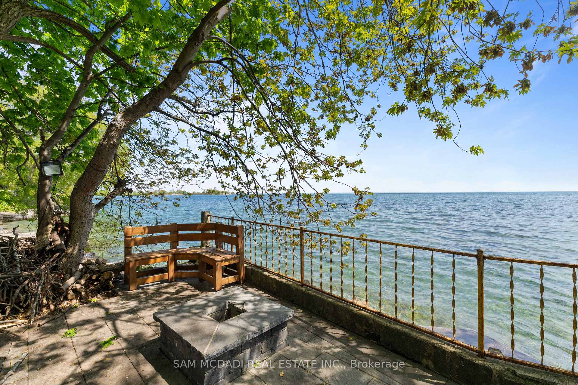 67 Lake Promenade, Toronto